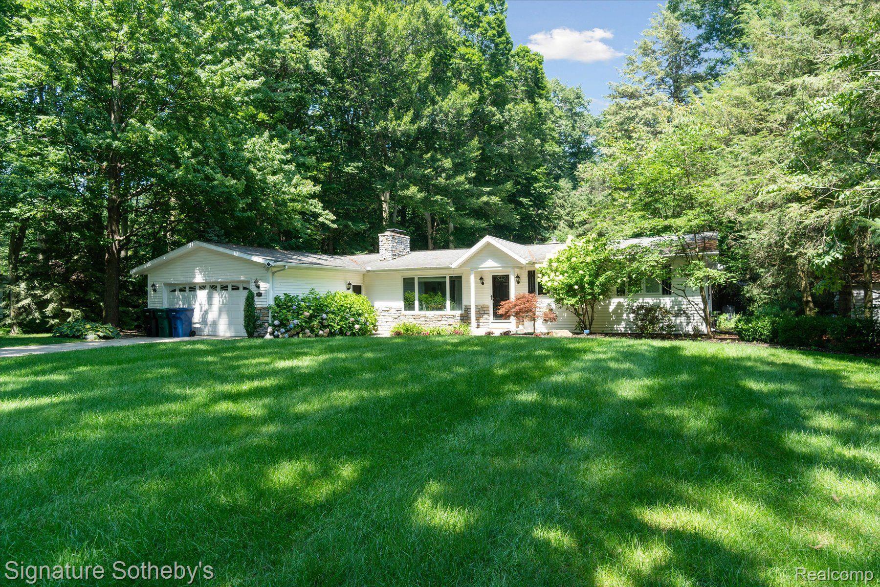 1091 MAPLE WALK Drive