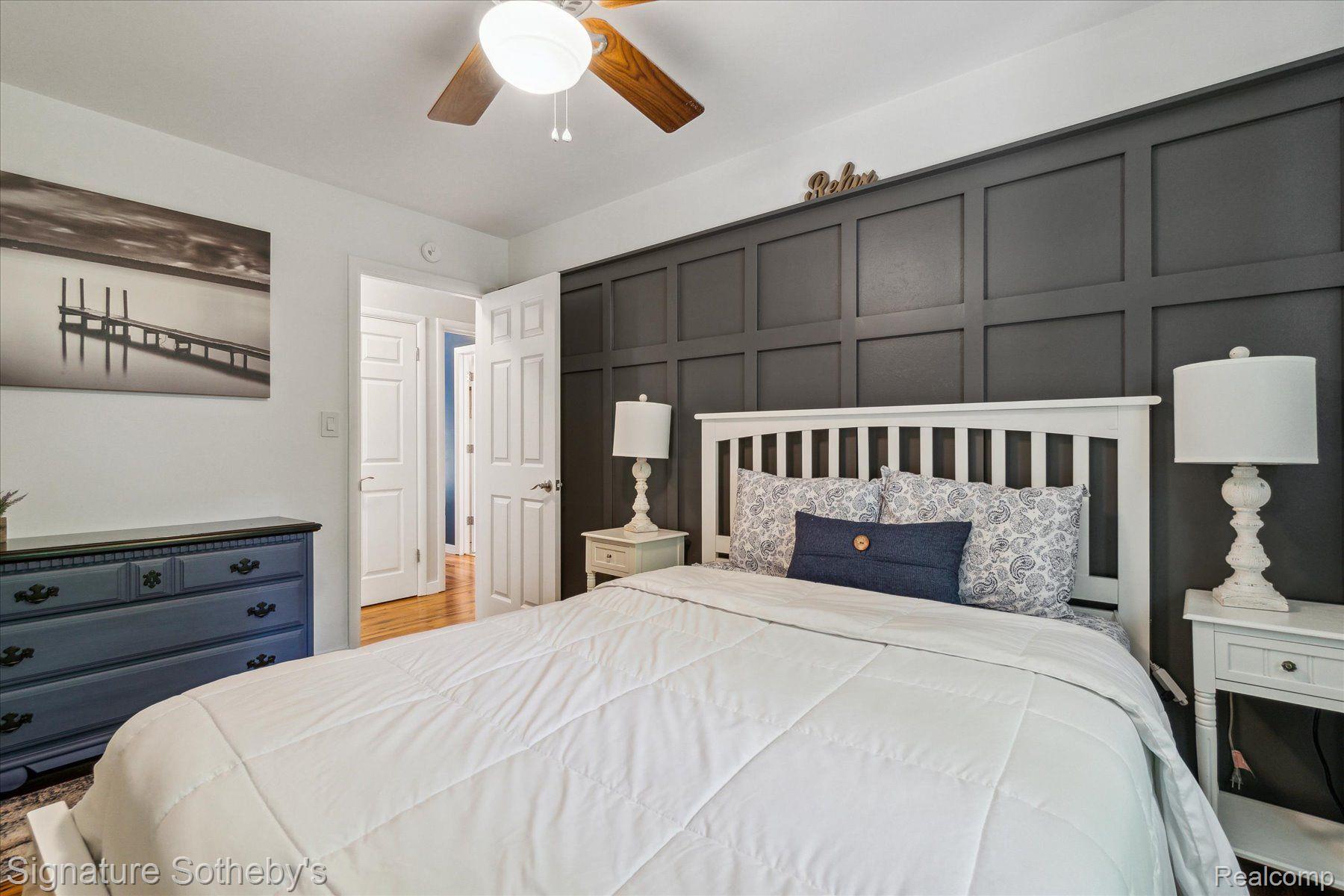 1091 MAPLE WALK Drive