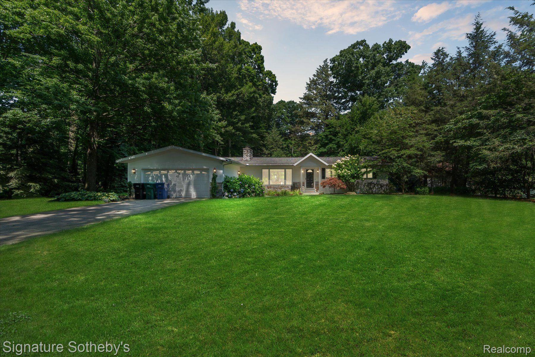 1091 MAPLE WALK Drive