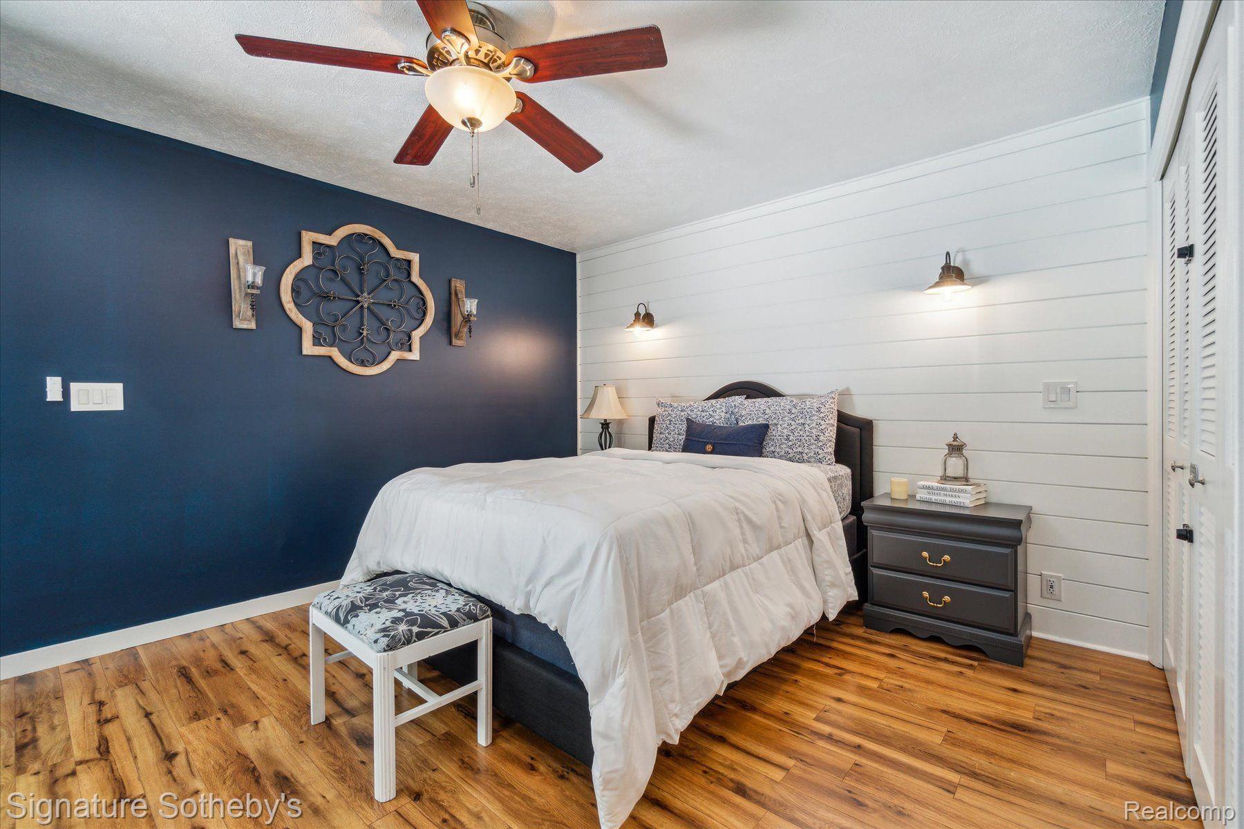 1091 MAPLE WALK Drive