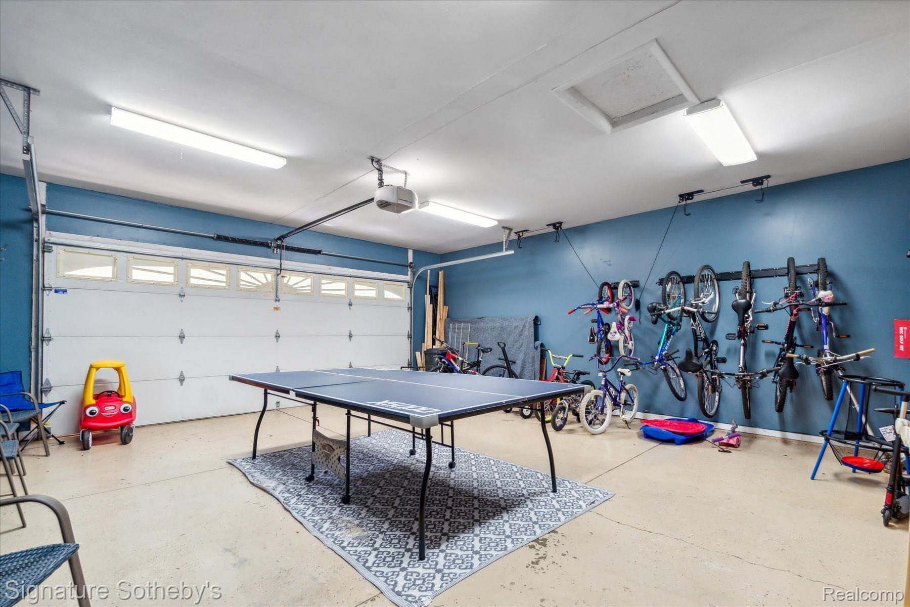 1091 MAPLE WALK Drive