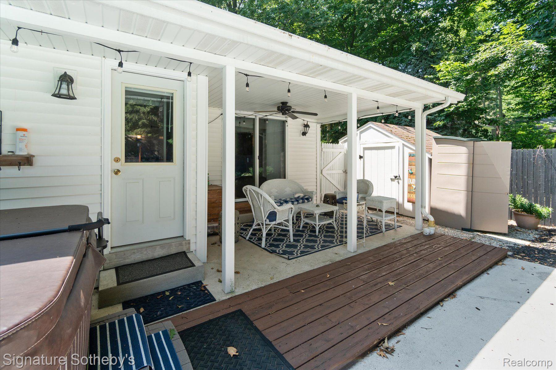 1091 MAPLE WALK Drive