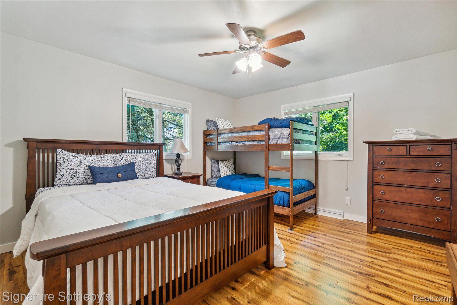 1091 MAPLE WALK Drive