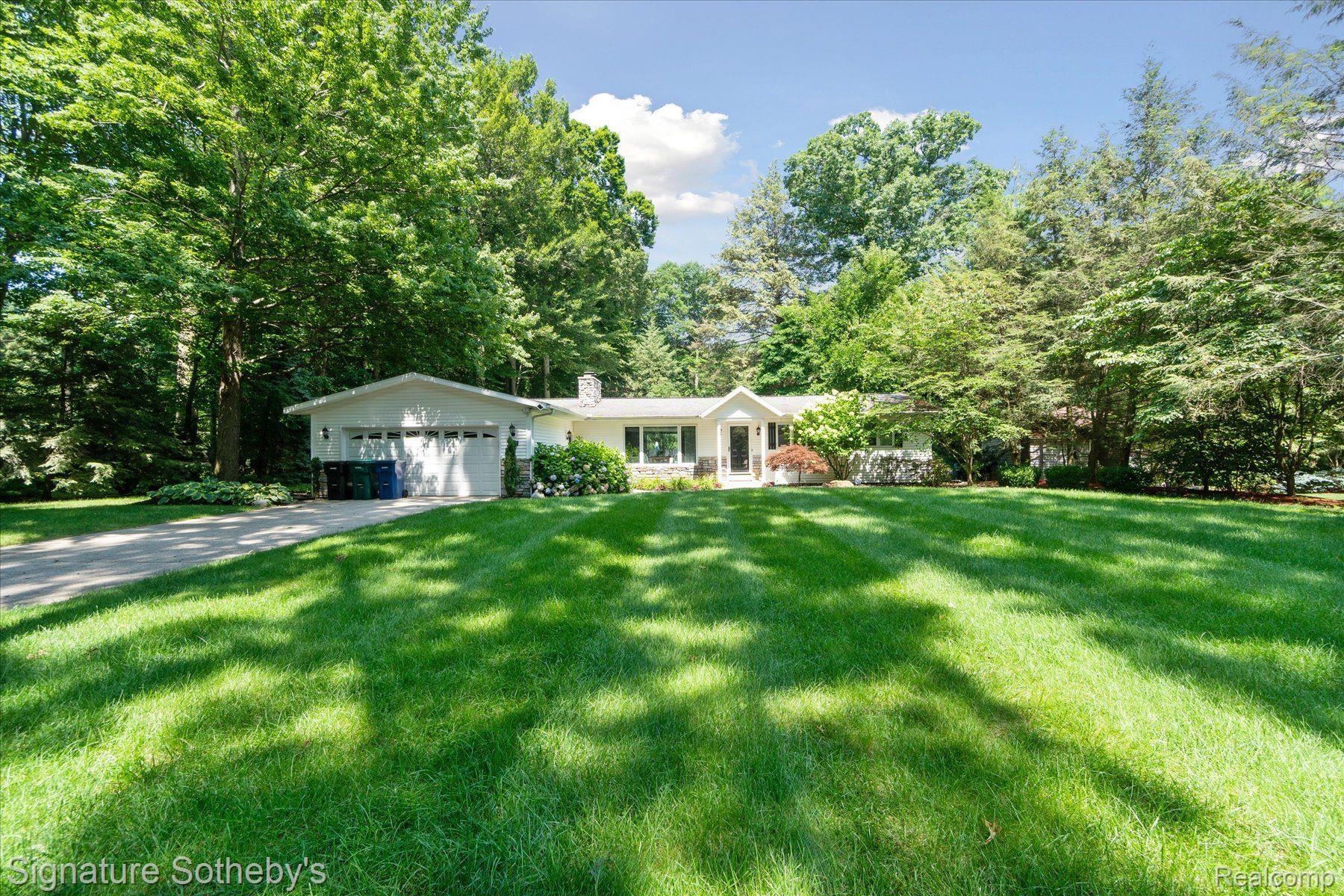 1091 MAPLE WALK Drive