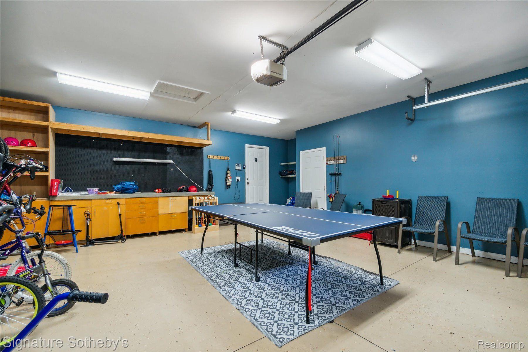 1091 MAPLE WALK Drive