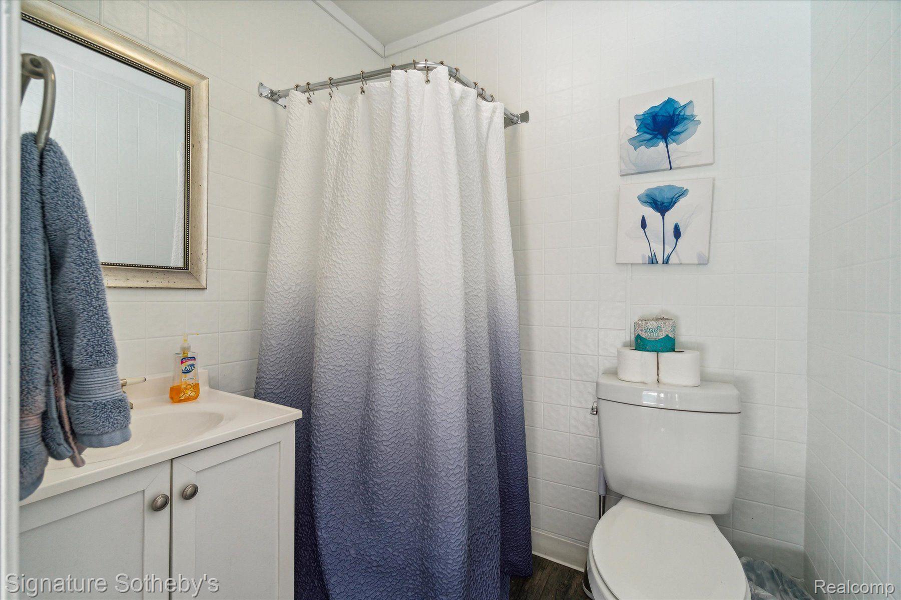 1091 MAPLE WALK Drive