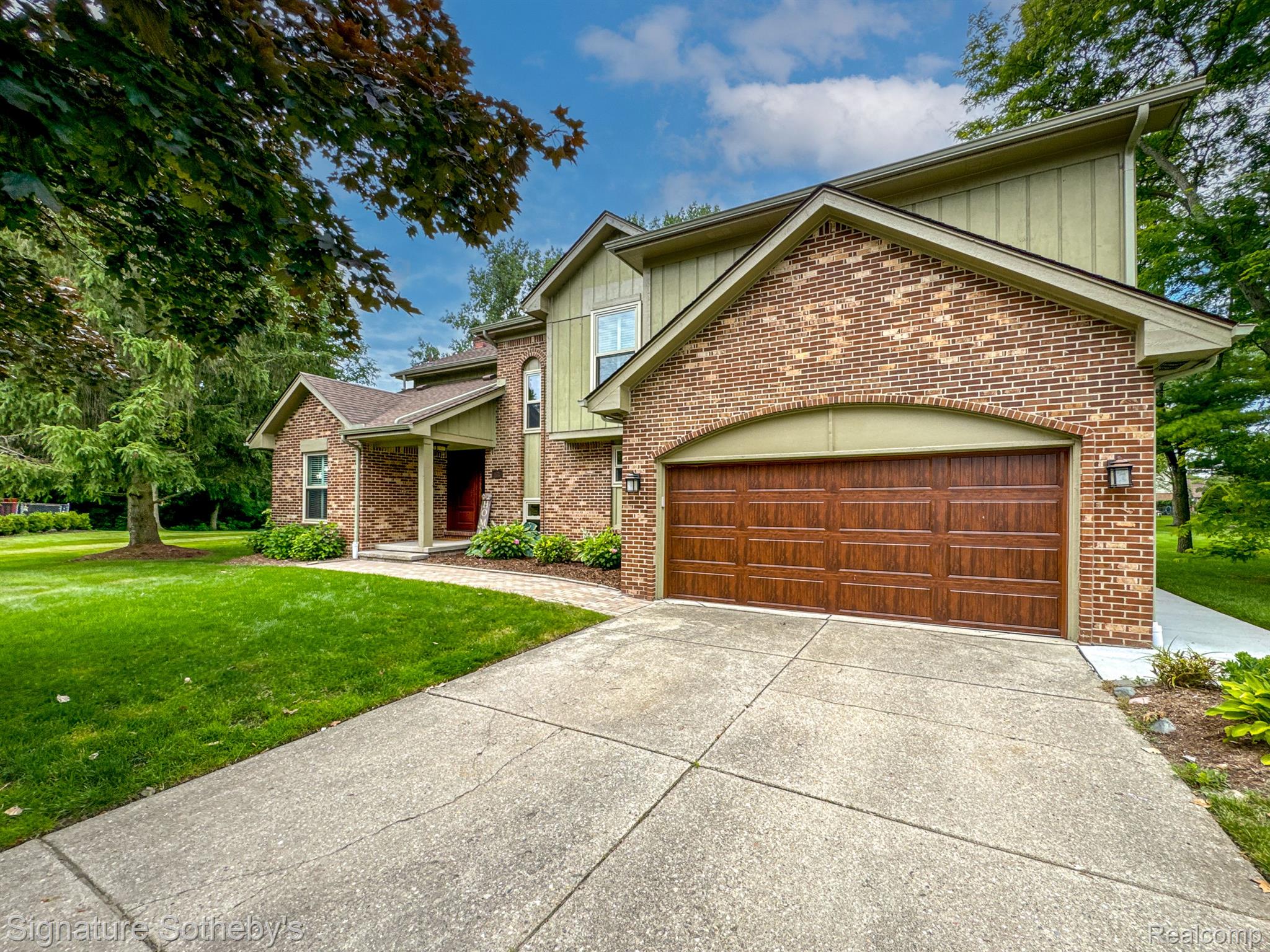 6723 Locust Drive