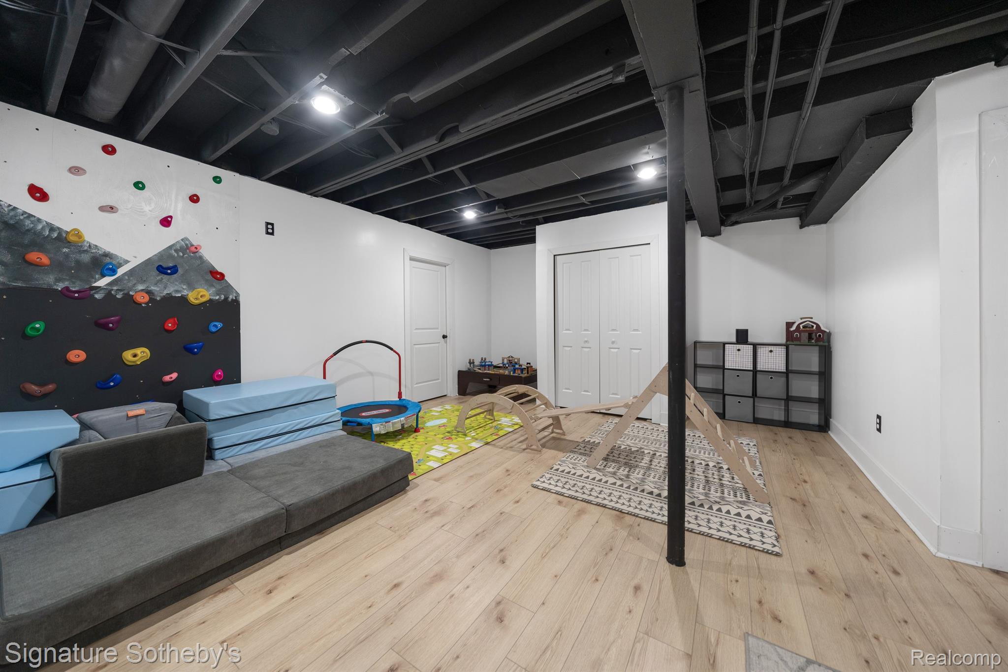 6723 Locust Drive