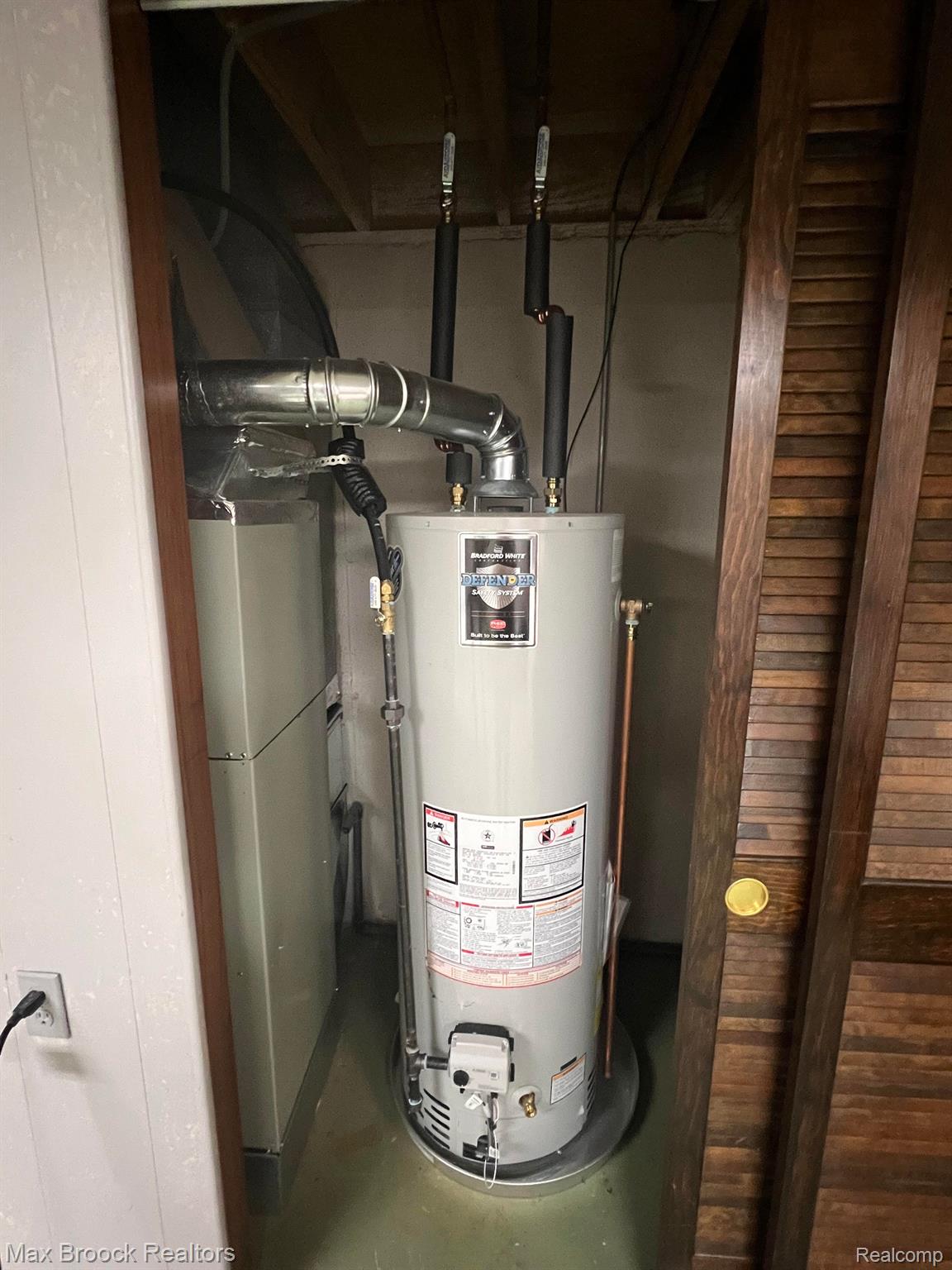 2661 KINGSTOWNE Drive