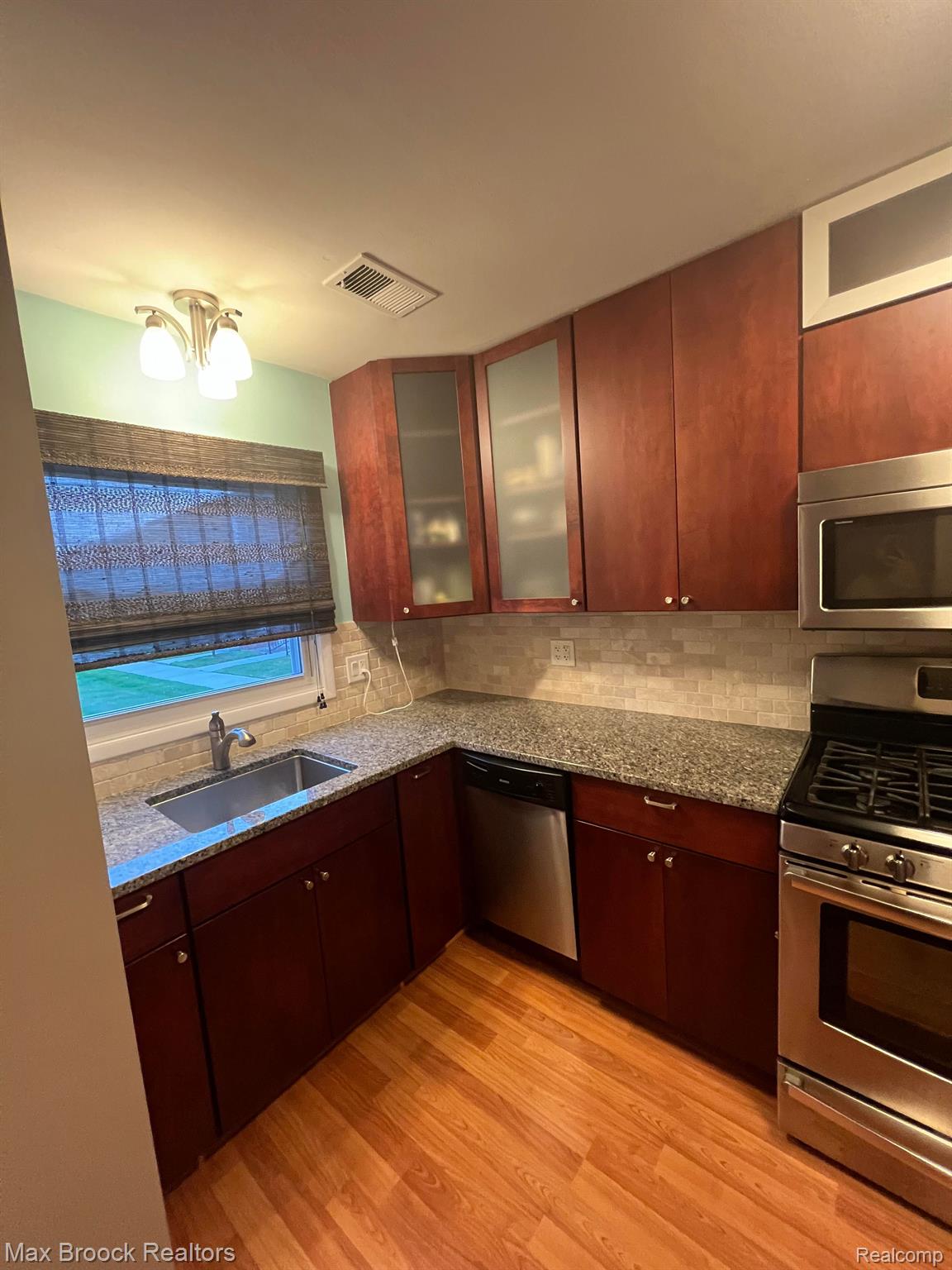 2661 KINGSTOWNE Drive