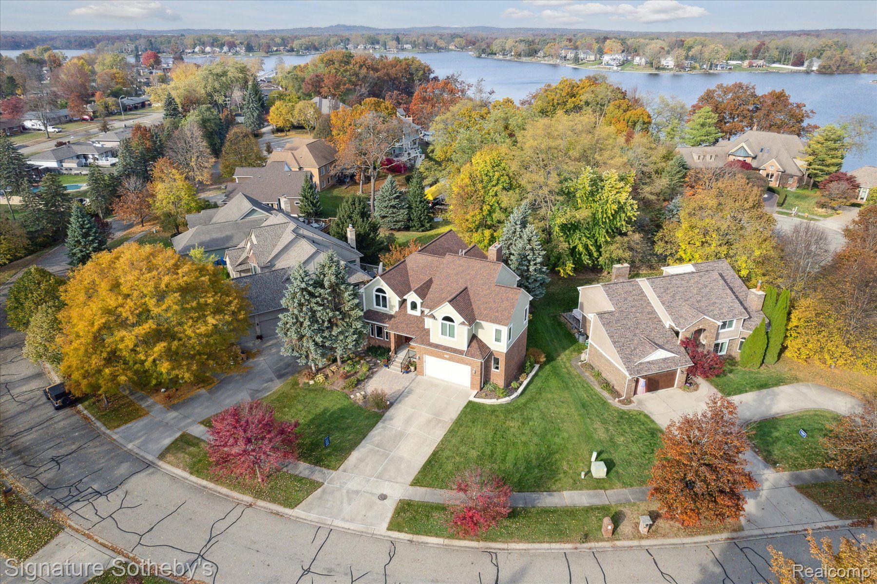 3112 PINE TREE S