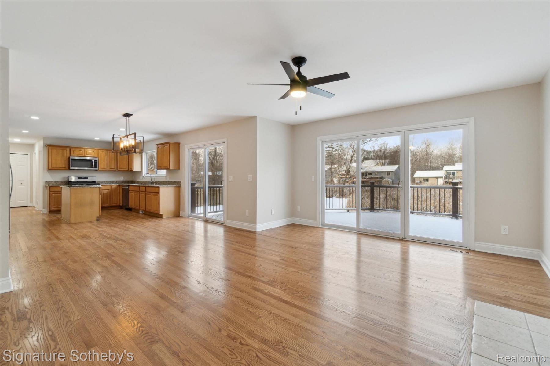 3930 CLUBVIEW Avenue E