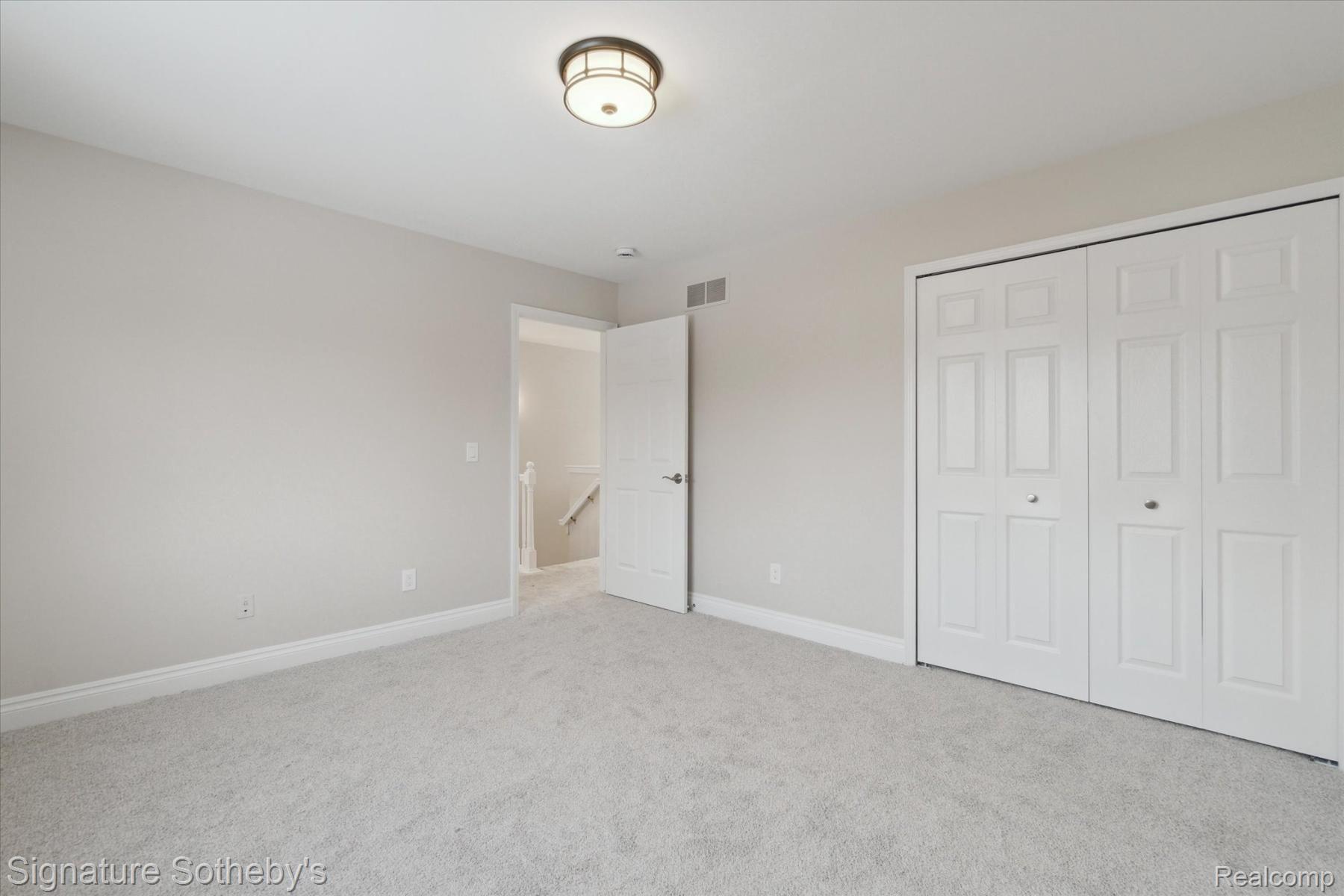 3930 CLUBVIEW Avenue E