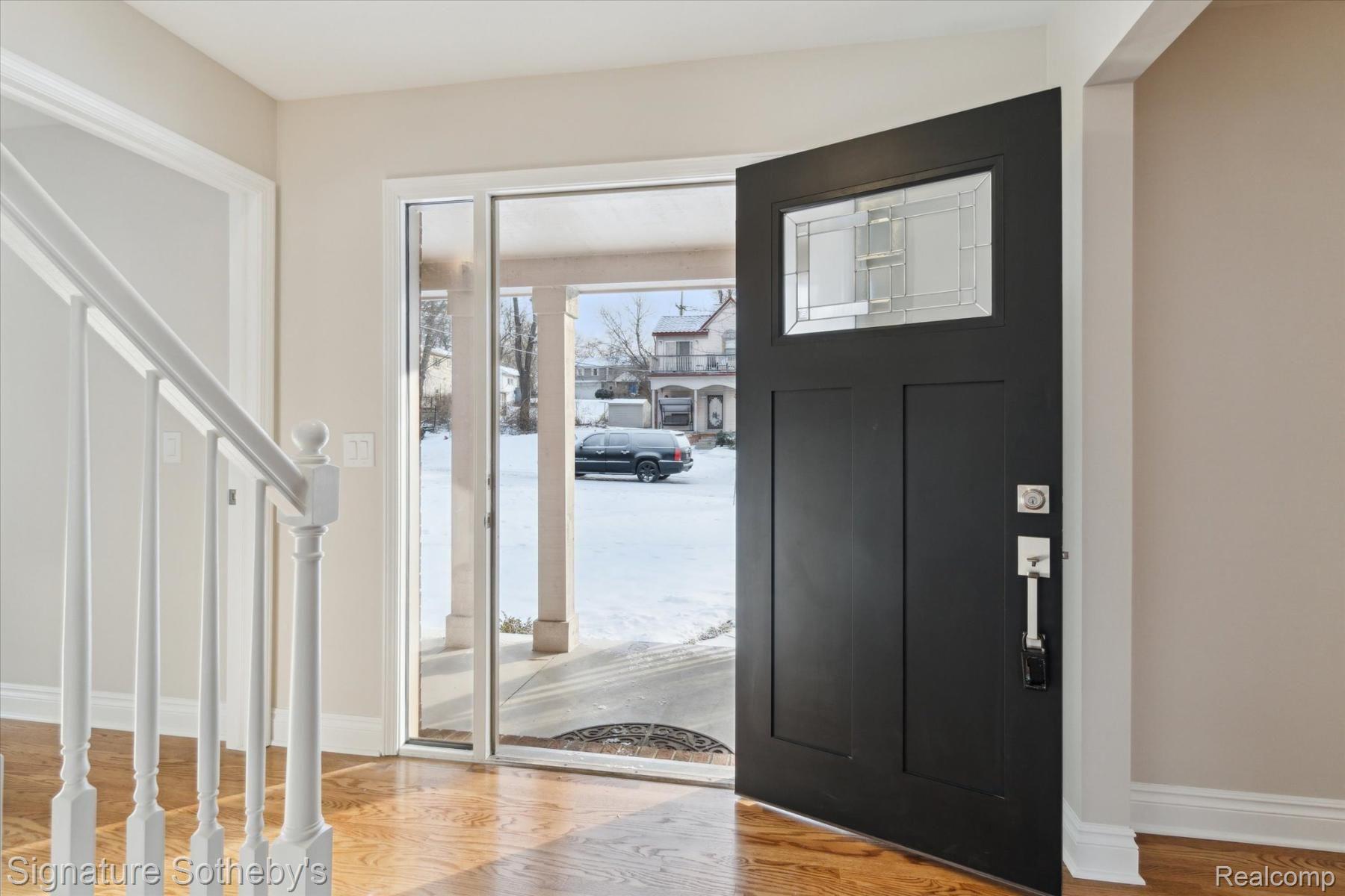 3930 CLUBVIEW Avenue E