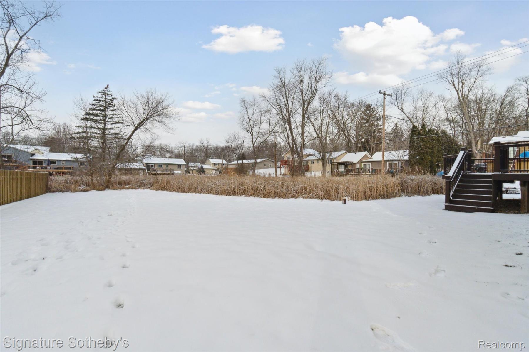 3930 CLUBVIEW Avenue E