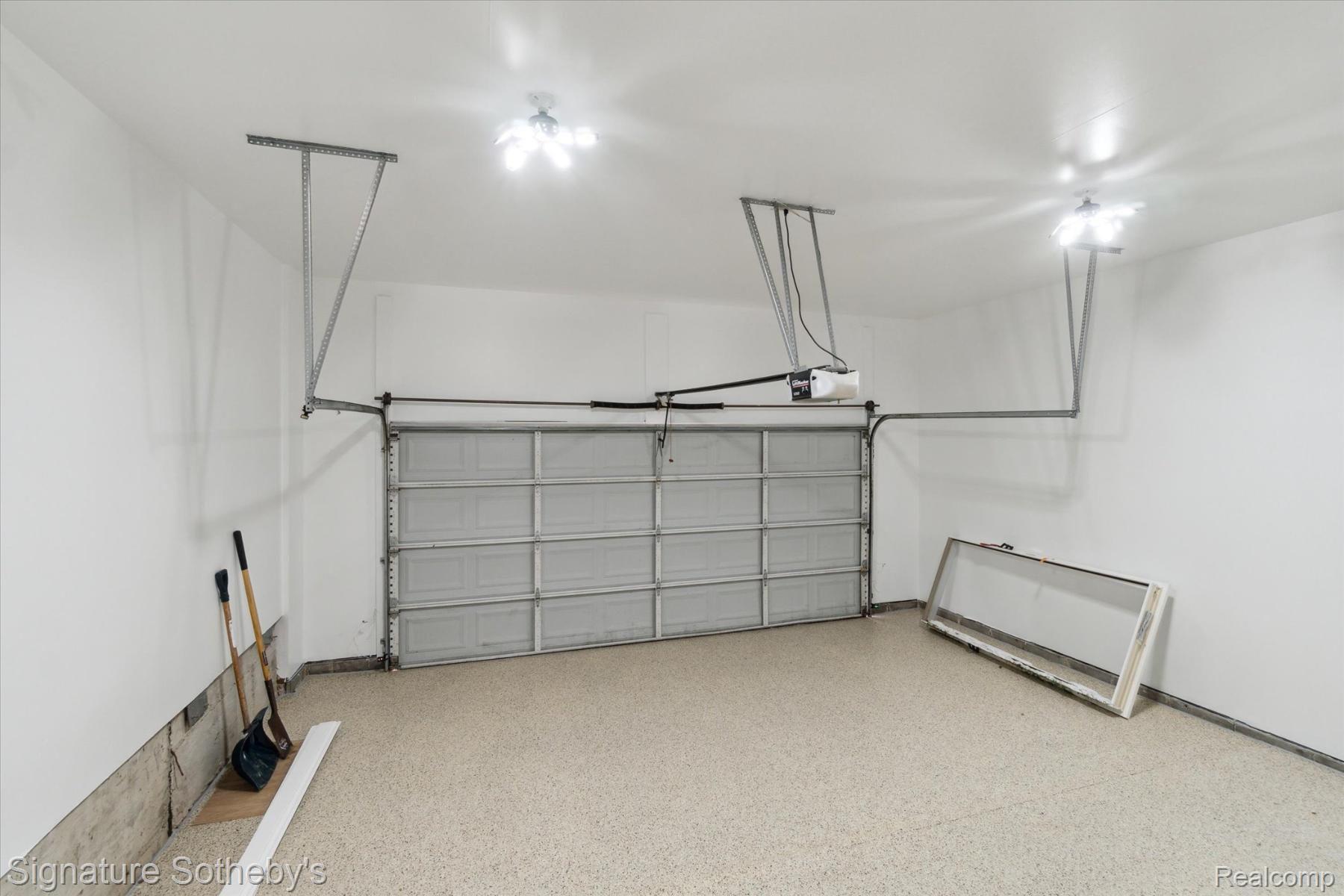 3930 CLUBVIEW Avenue E