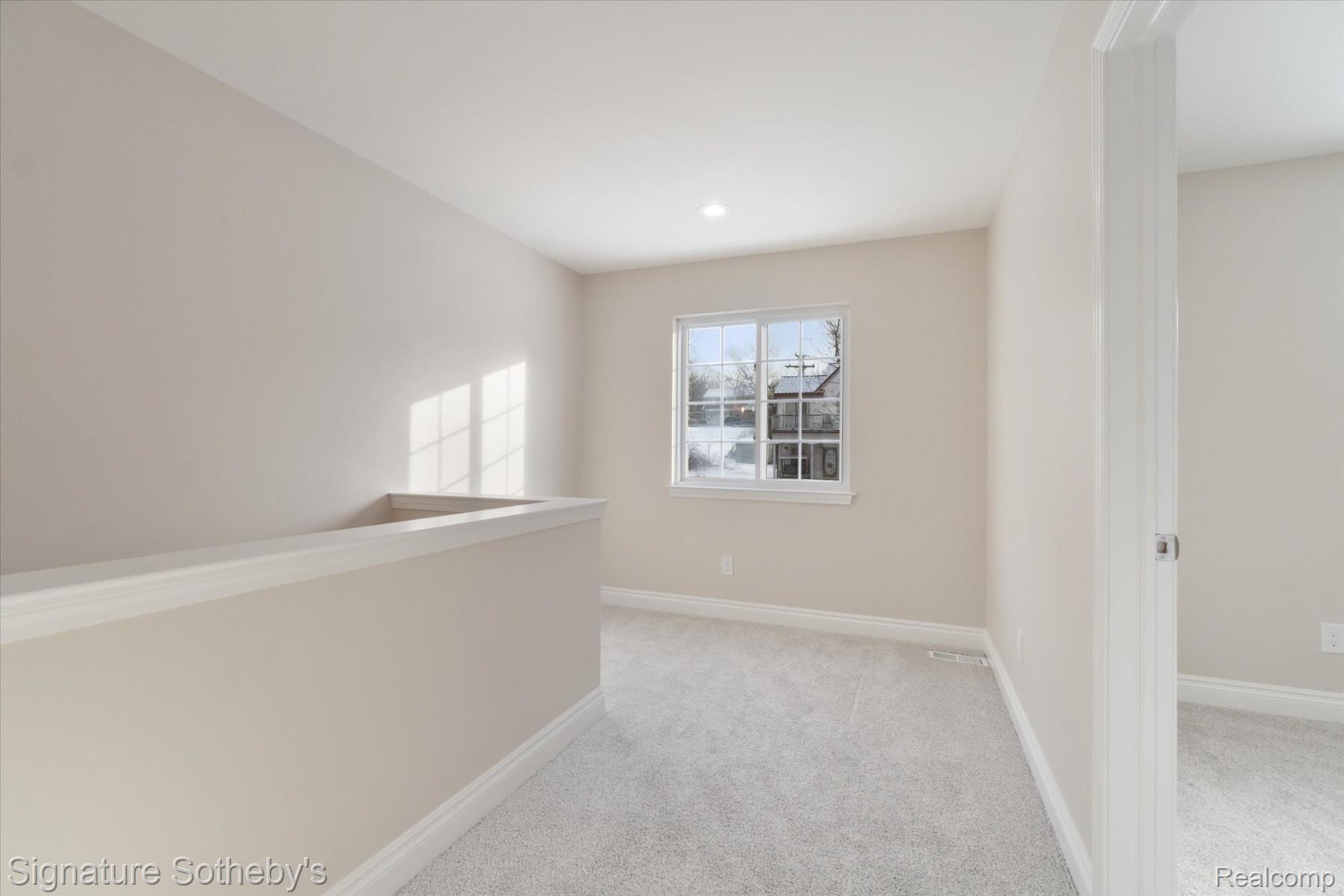 3930 CLUBVIEW Avenue E