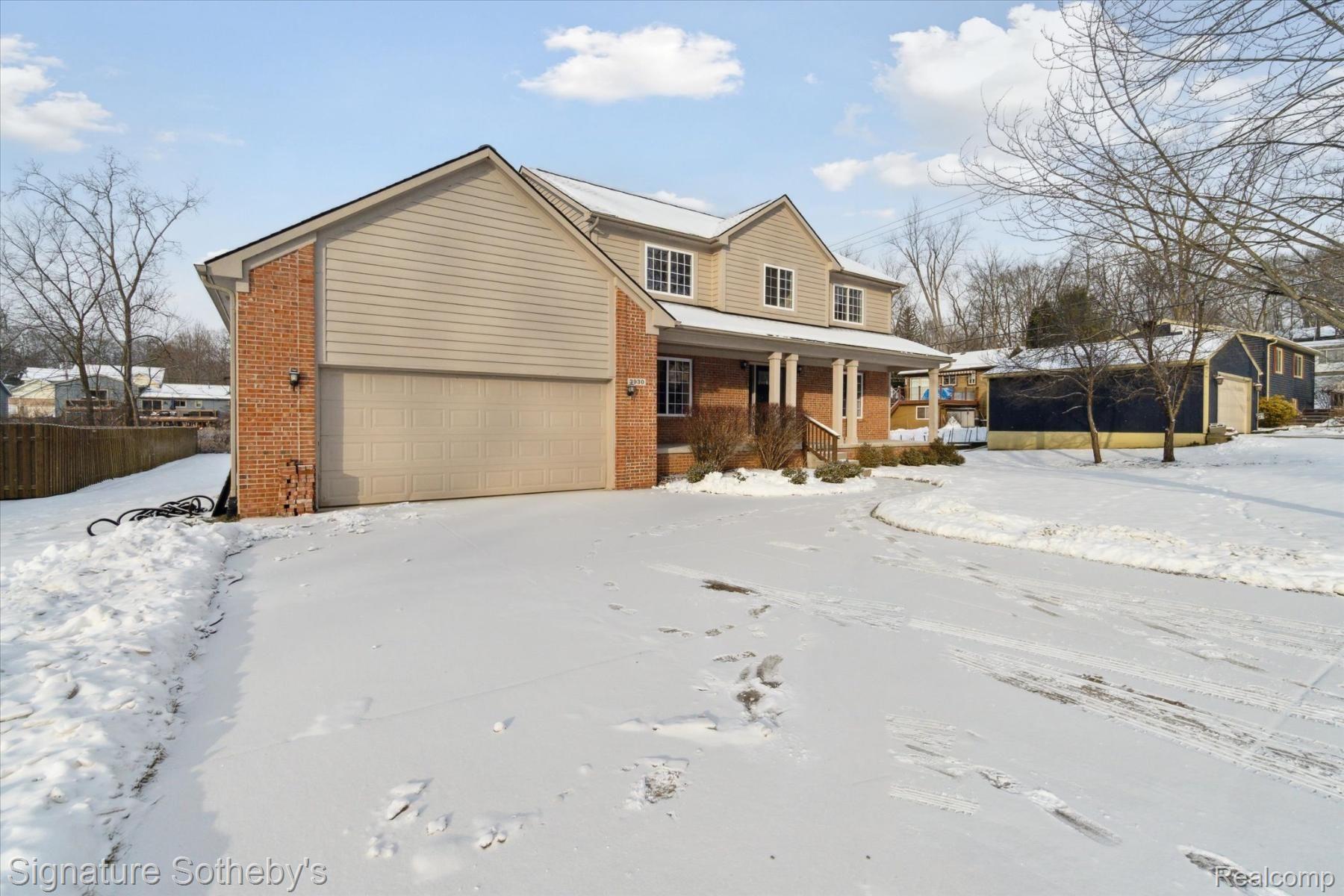 3930 CLUBVIEW Avenue E