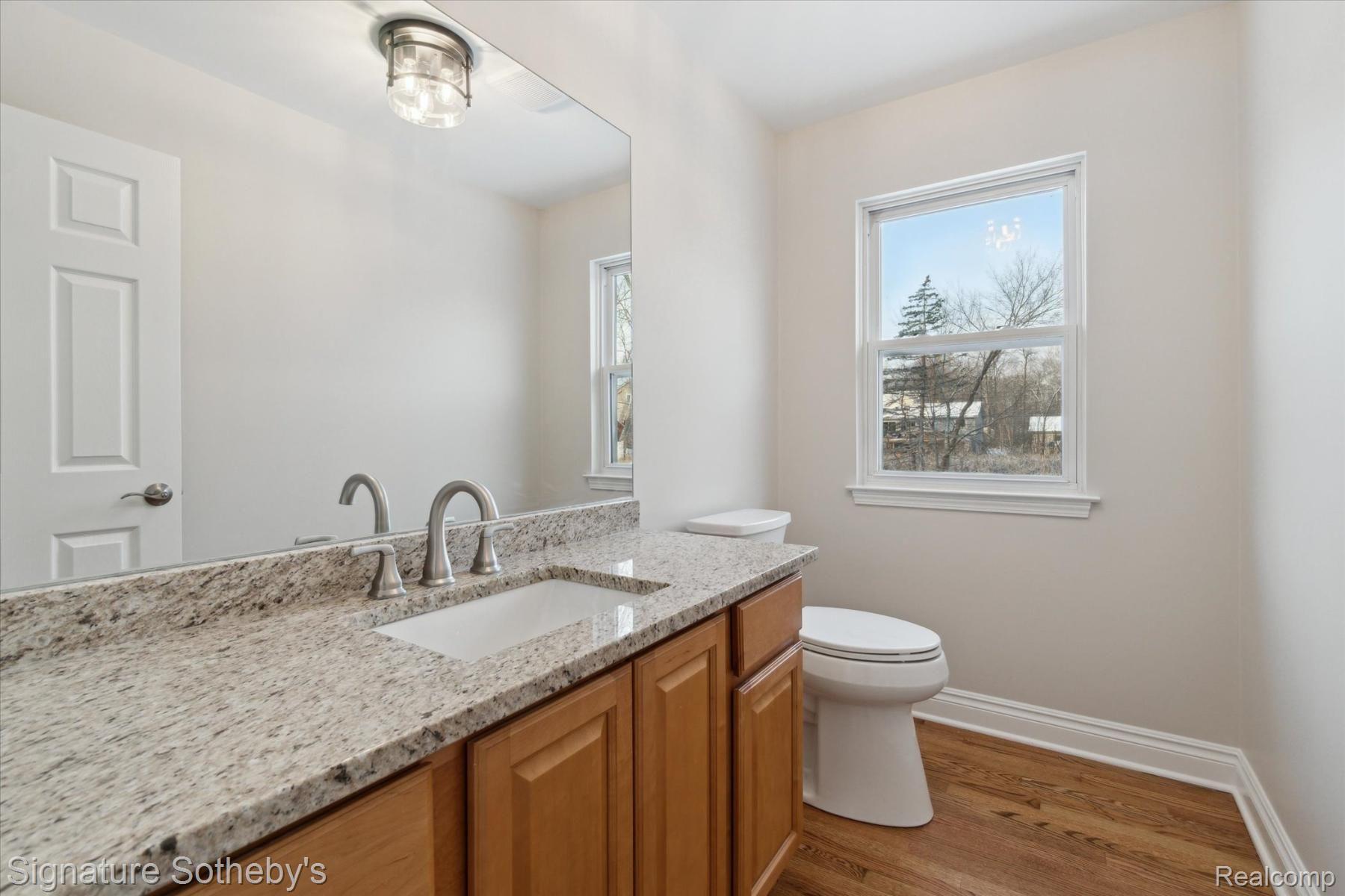 3930 CLUBVIEW Avenue E