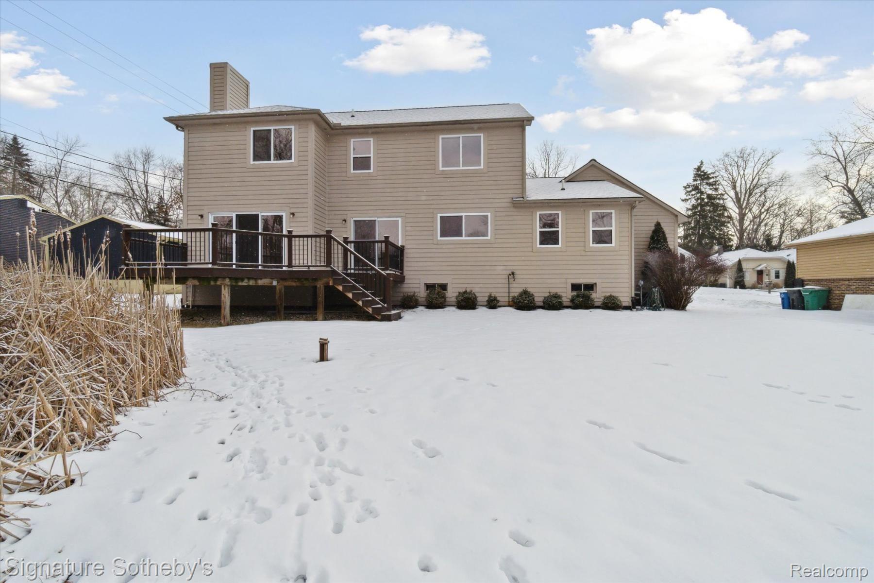 3930 CLUBVIEW Avenue E