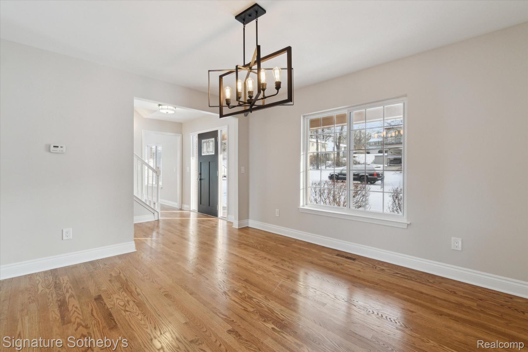 3930 CLUBVIEW Avenue E