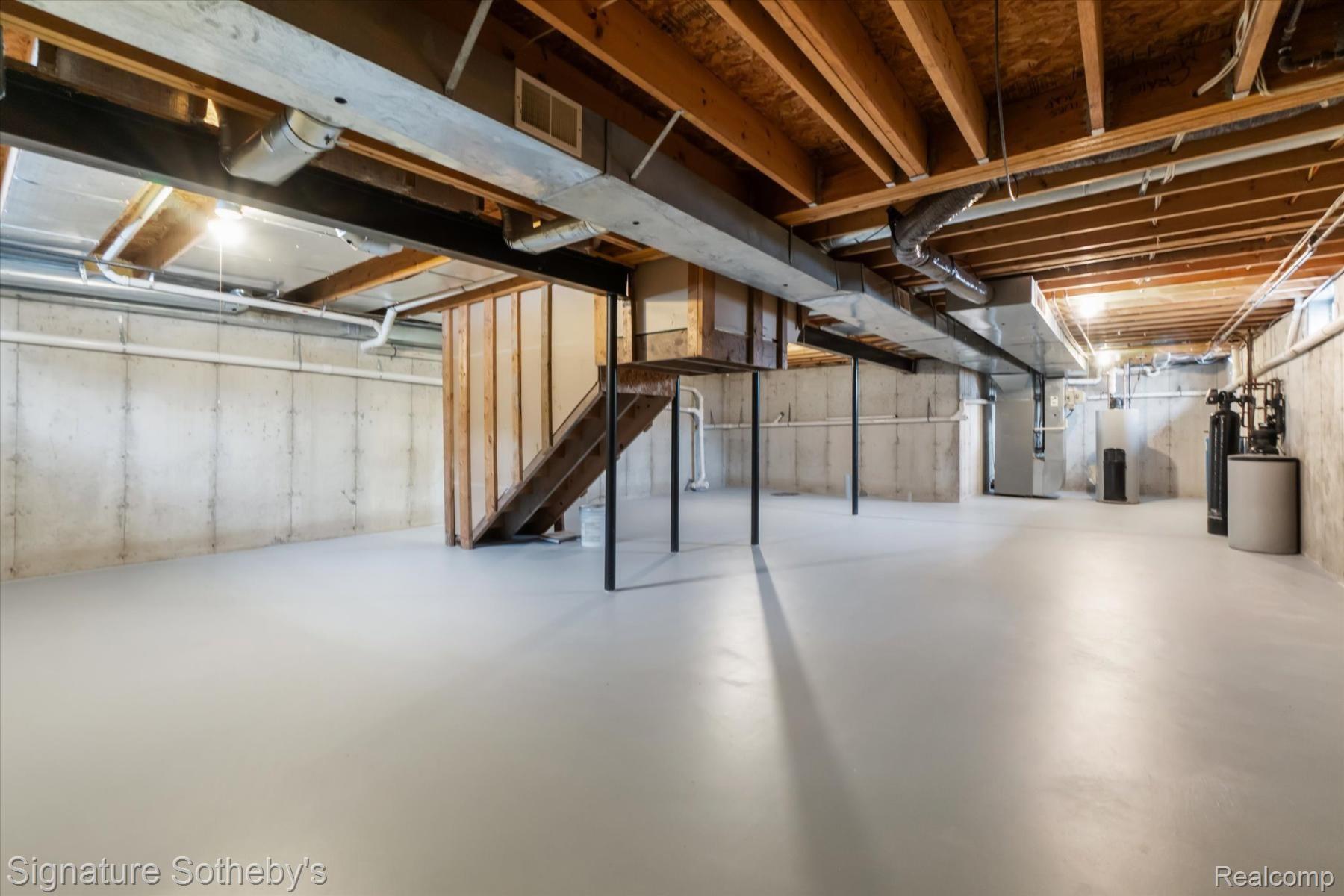 3930 CLUBVIEW Avenue E