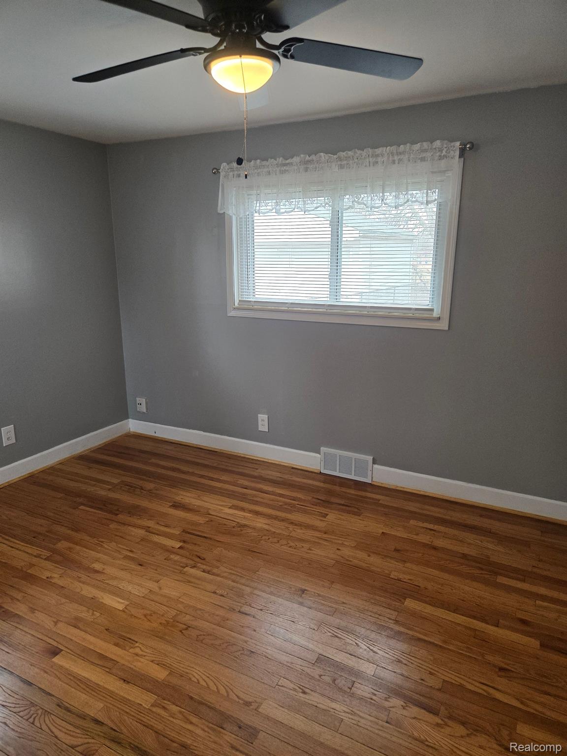 18296 MACARTHUR Street