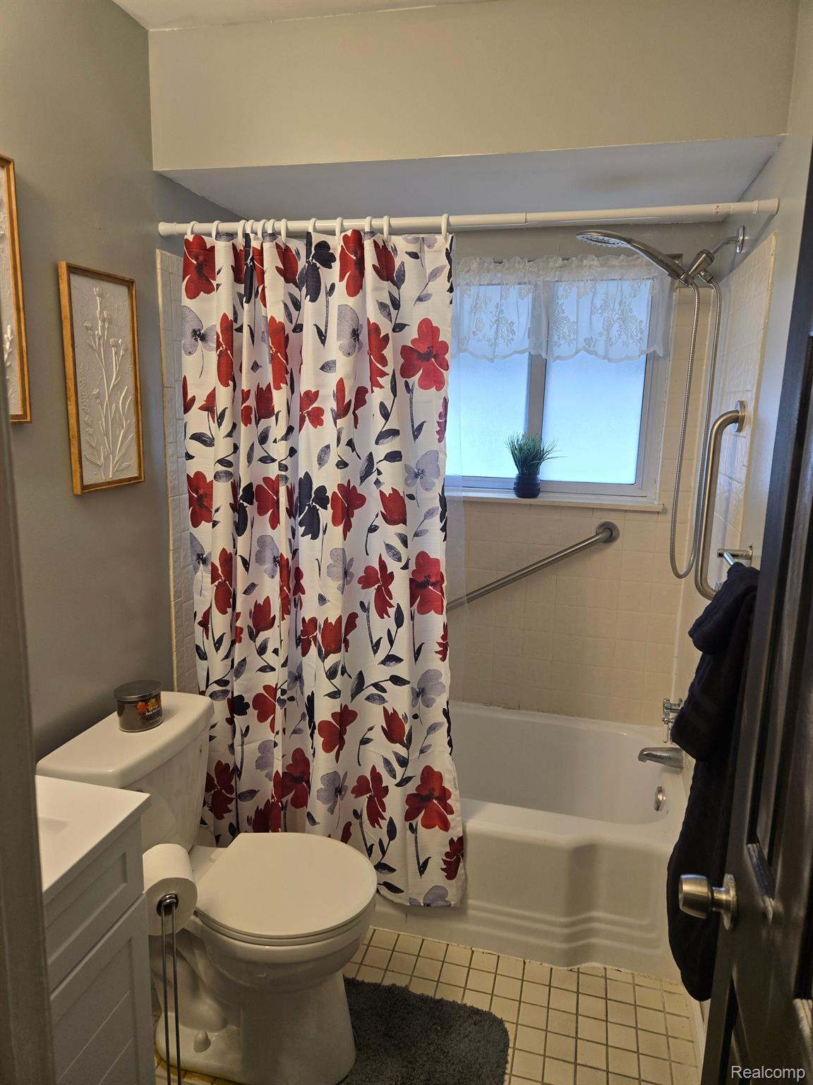 18296 MACARTHUR Street