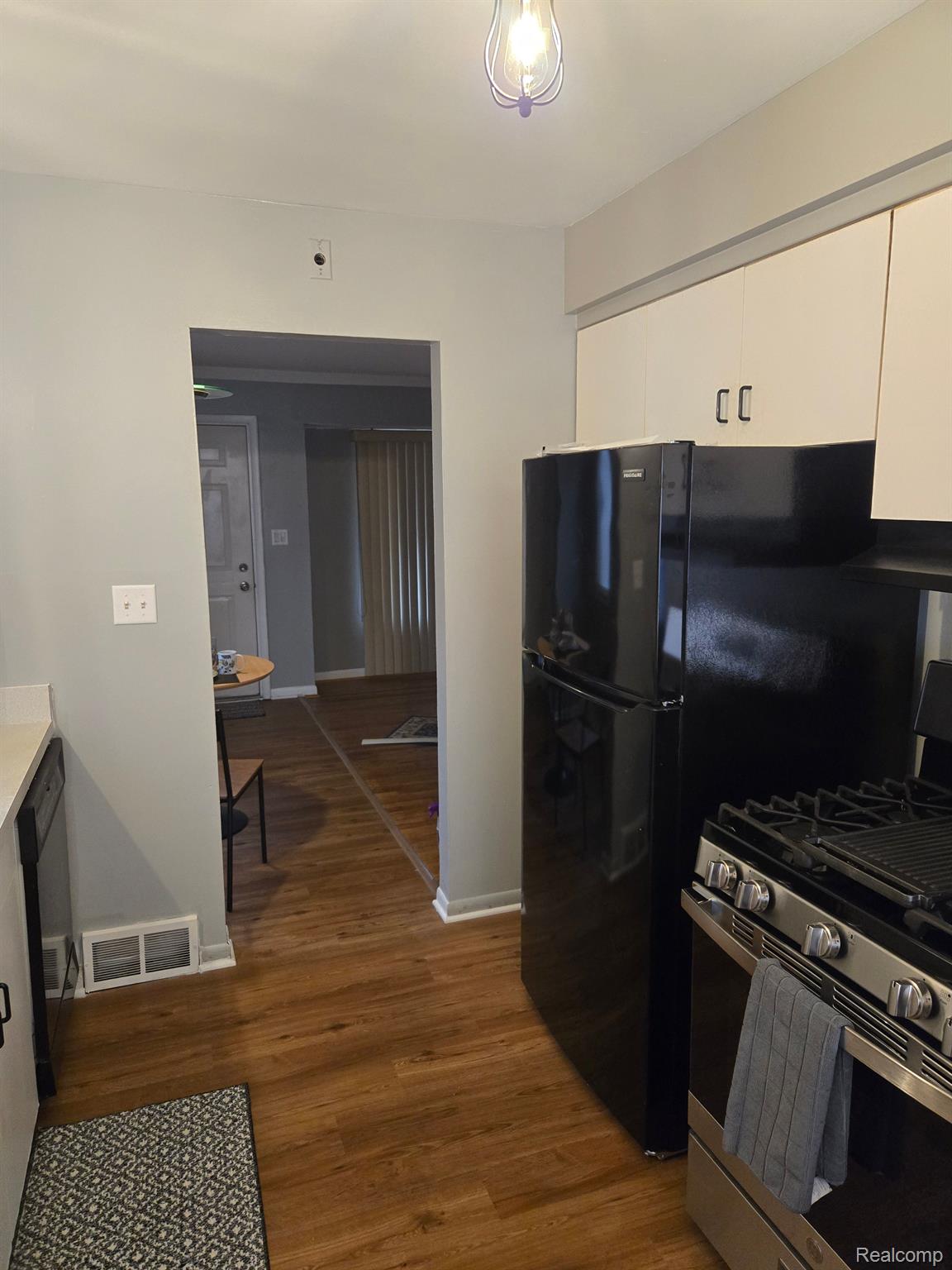 18296 MACARTHUR Street