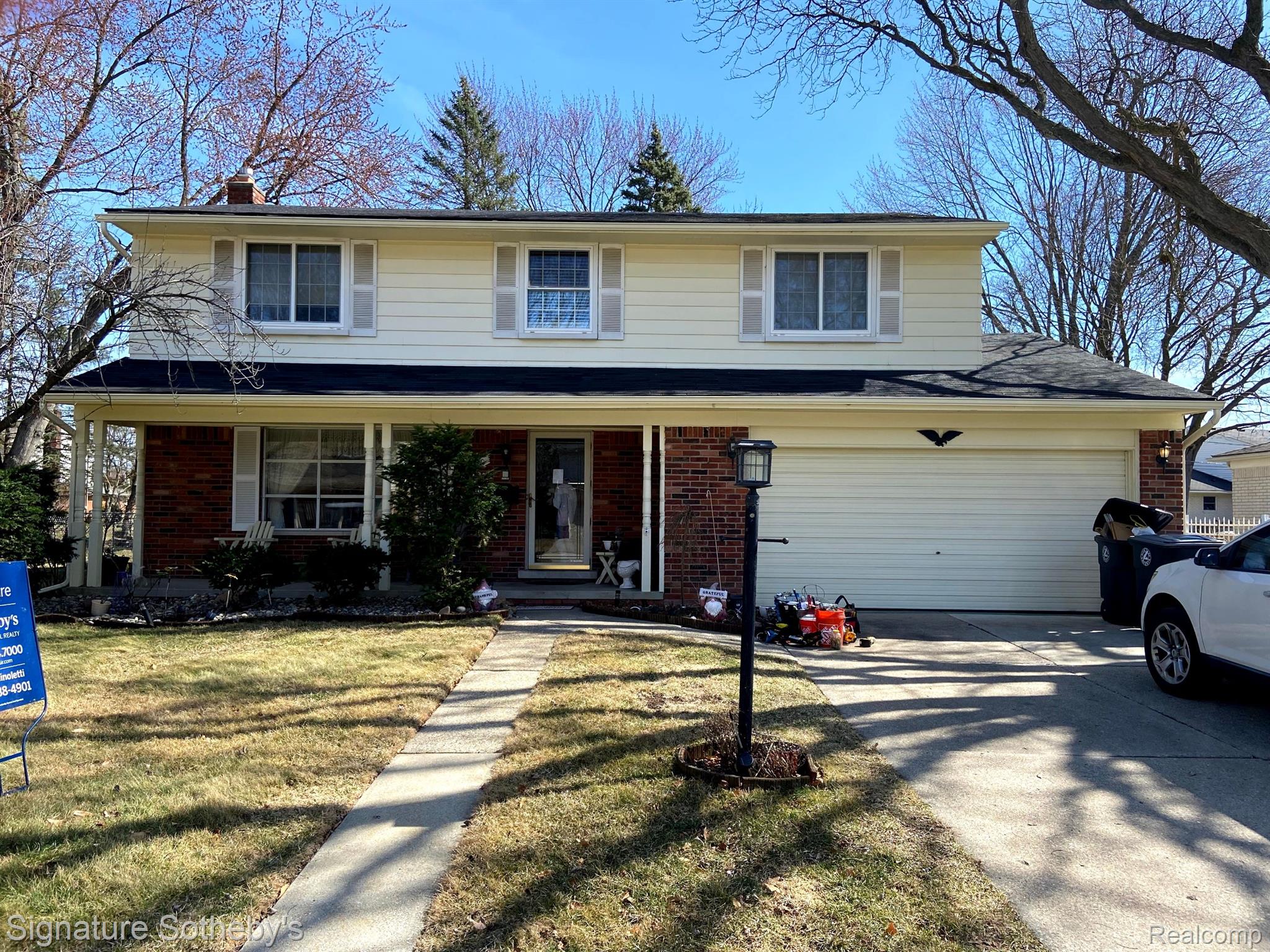 16330 COUNTRY CLUB Drive E