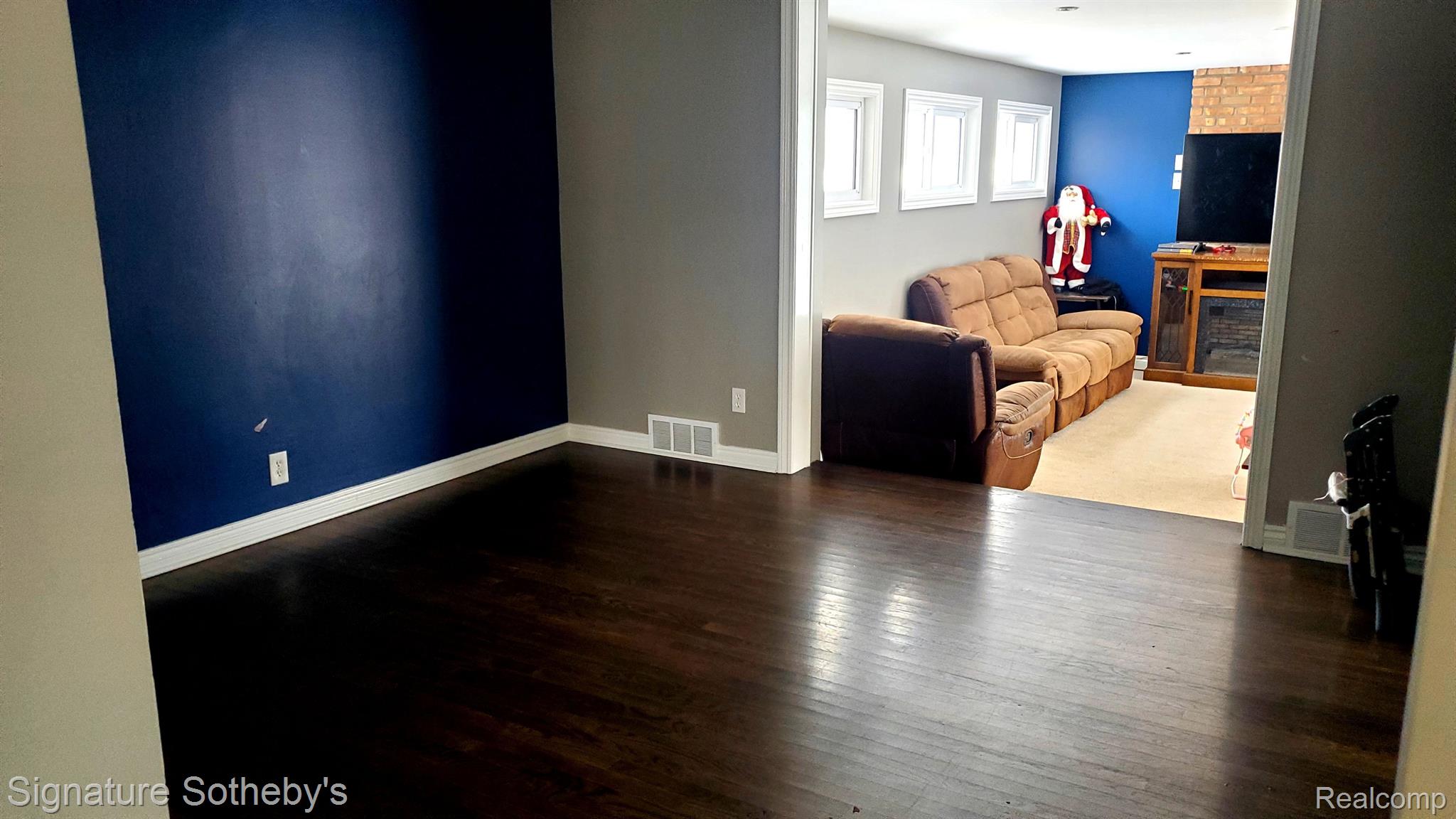 3898 BREAKER Street E