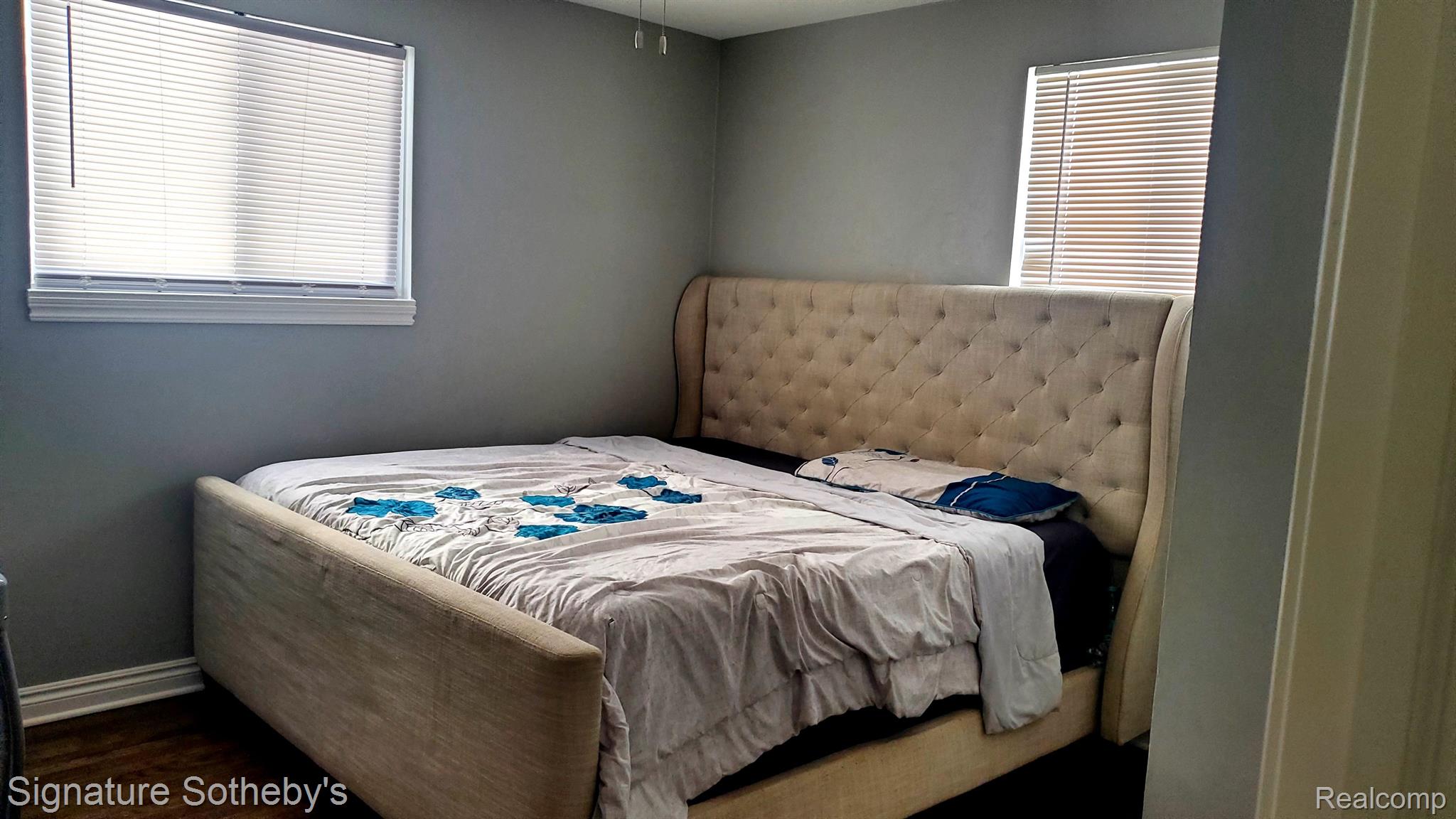 3898 BREAKER Street E