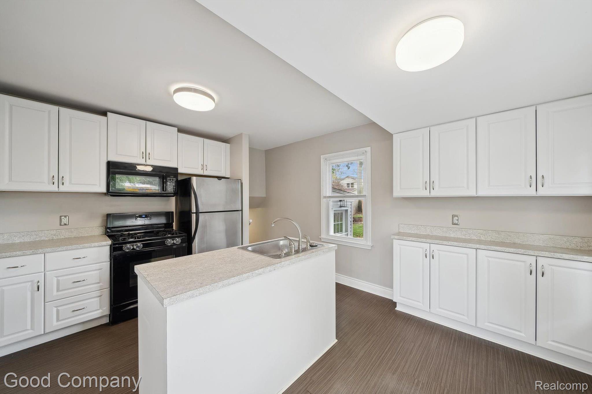 3040 WAUKEGAN Street