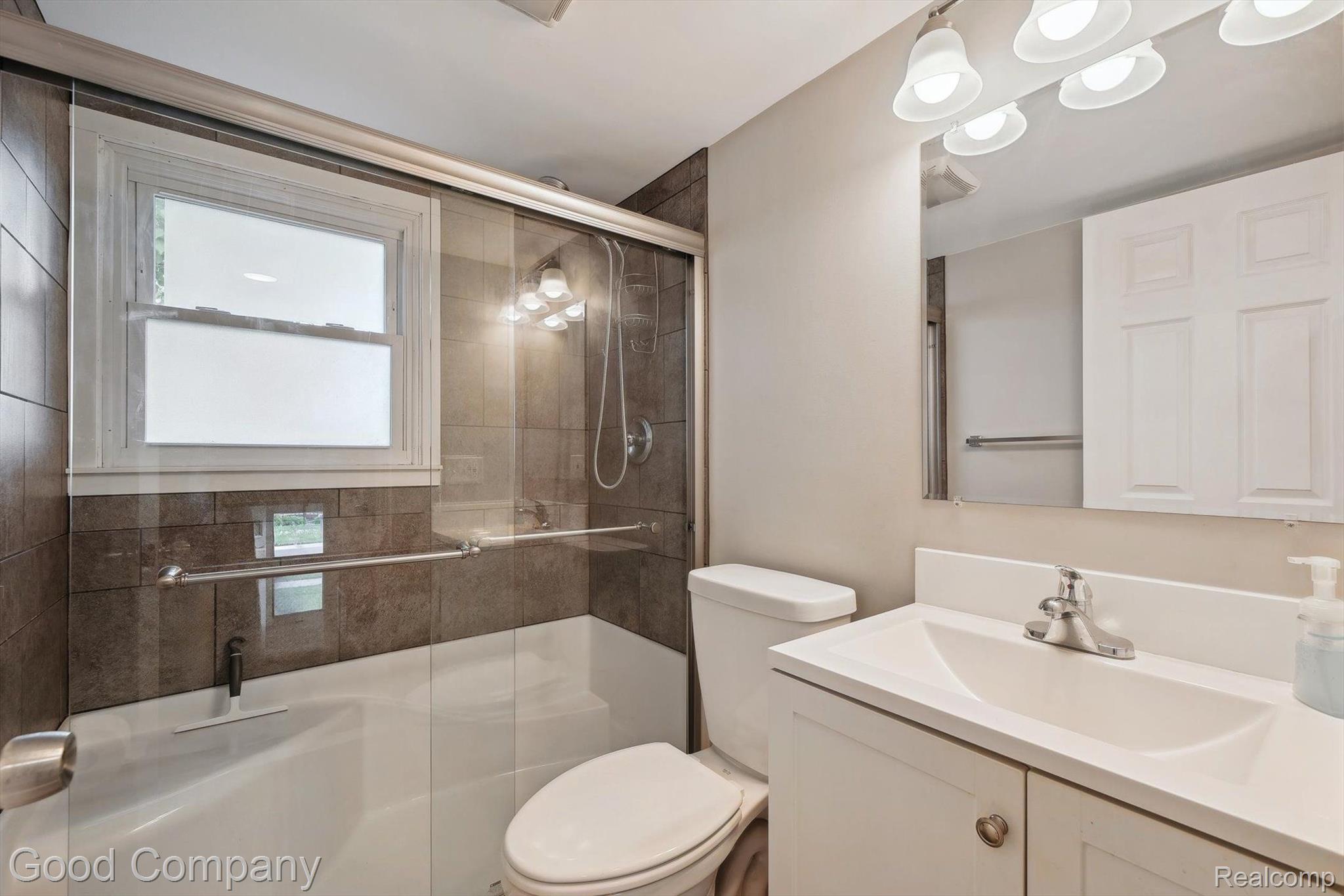 3040 WAUKEGAN Street