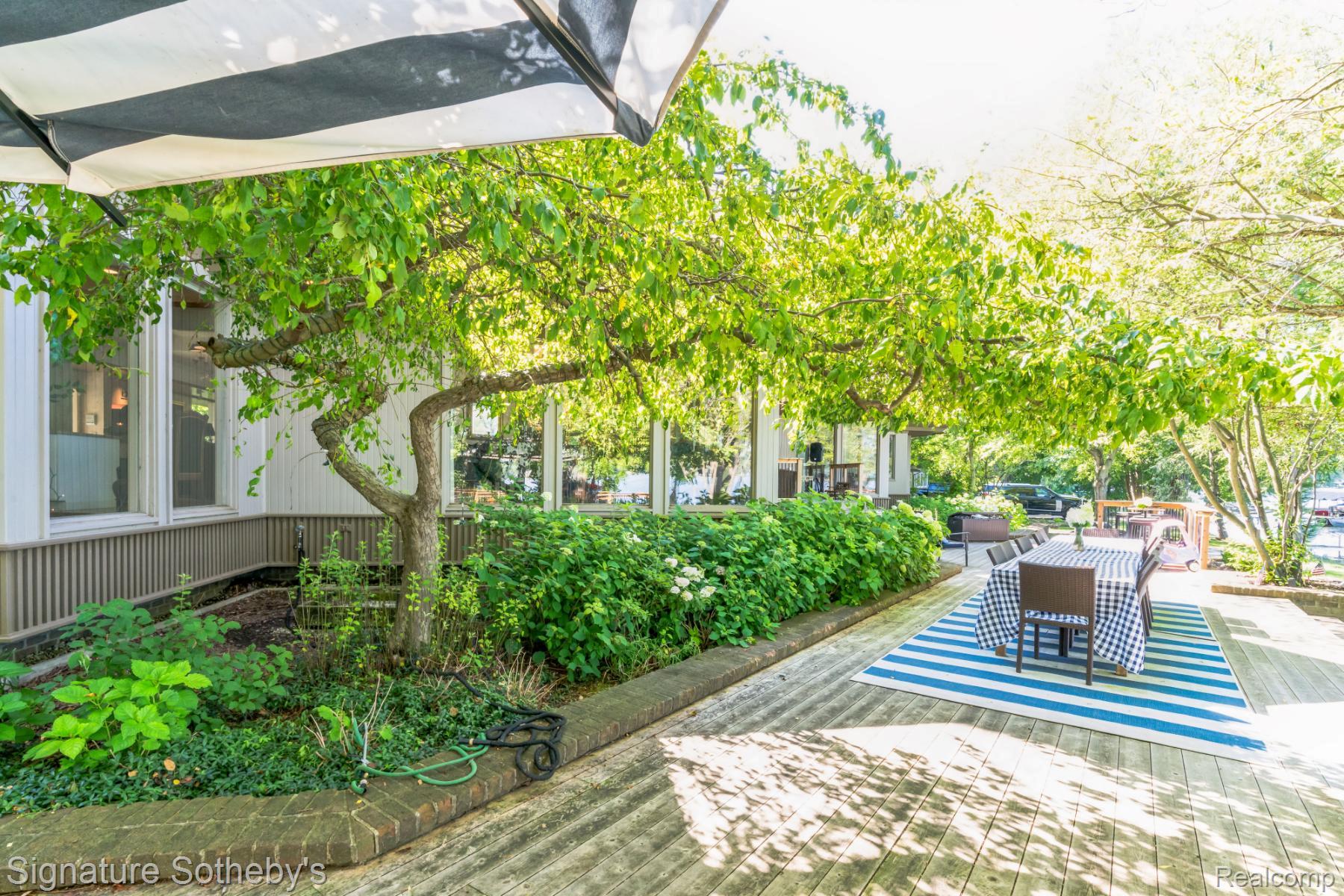 401 Glazier Road