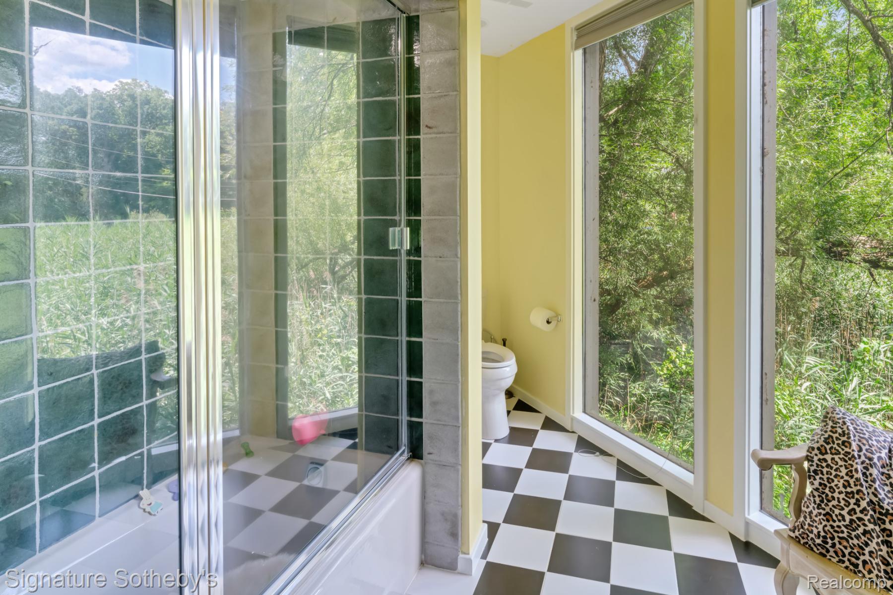 401 Glazier Road