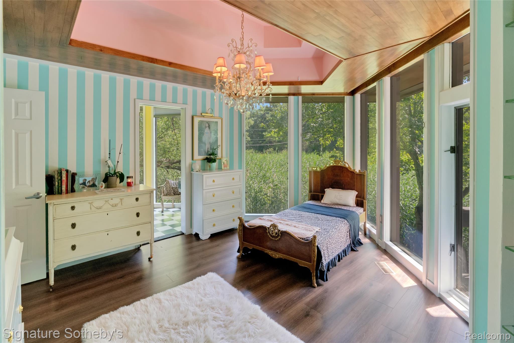 401 Glazier Road
