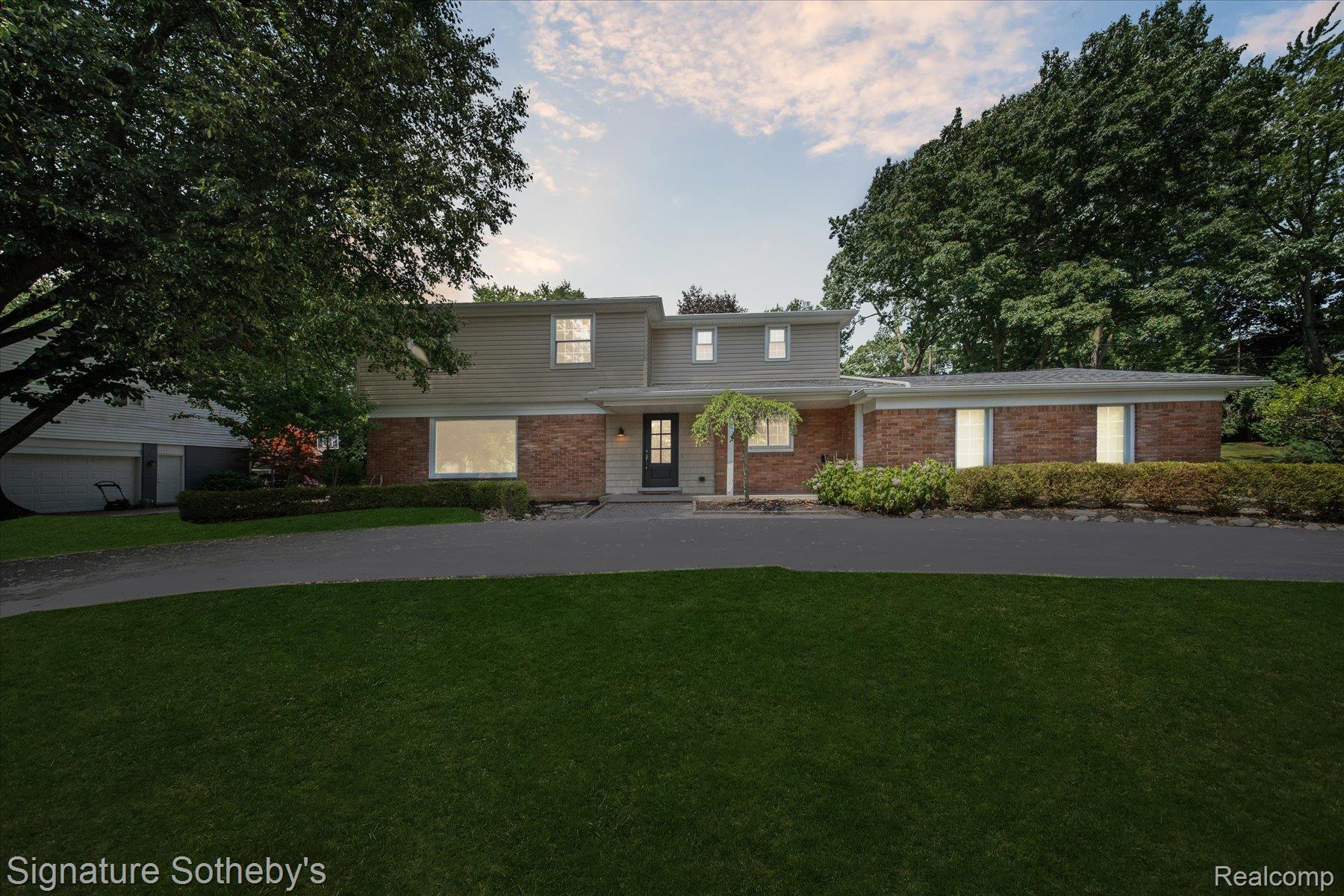 2200 Brenthaven Drive E