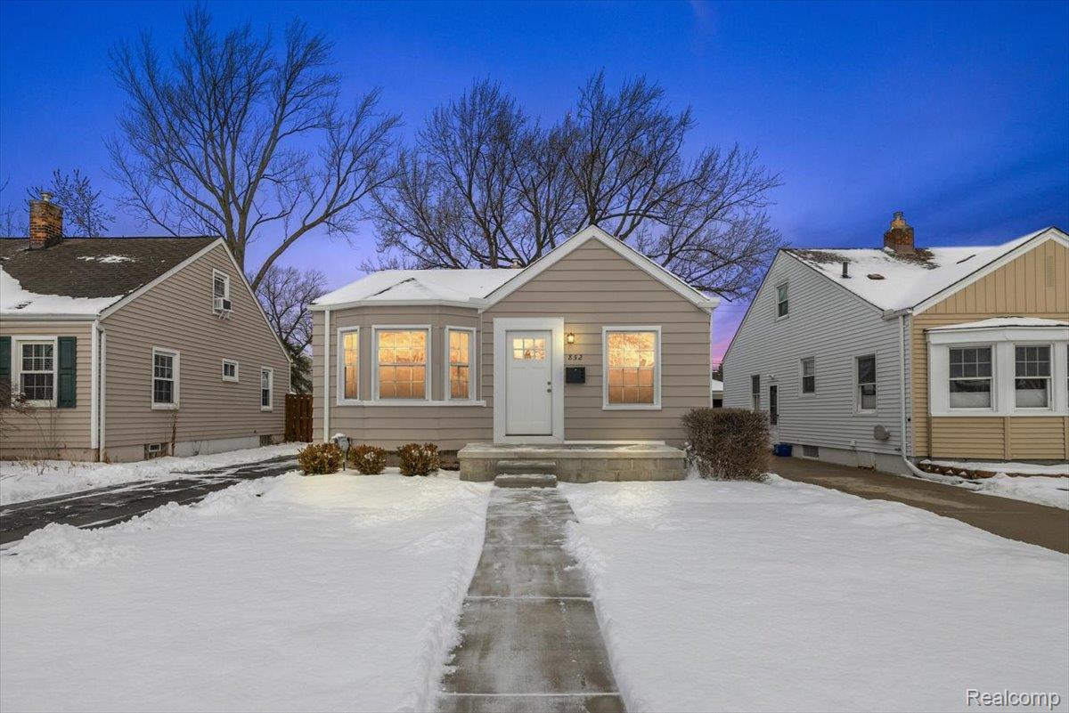 852 Cambridge Road