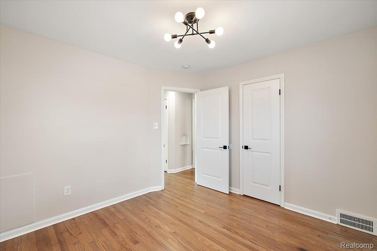 852 Cambridge Road