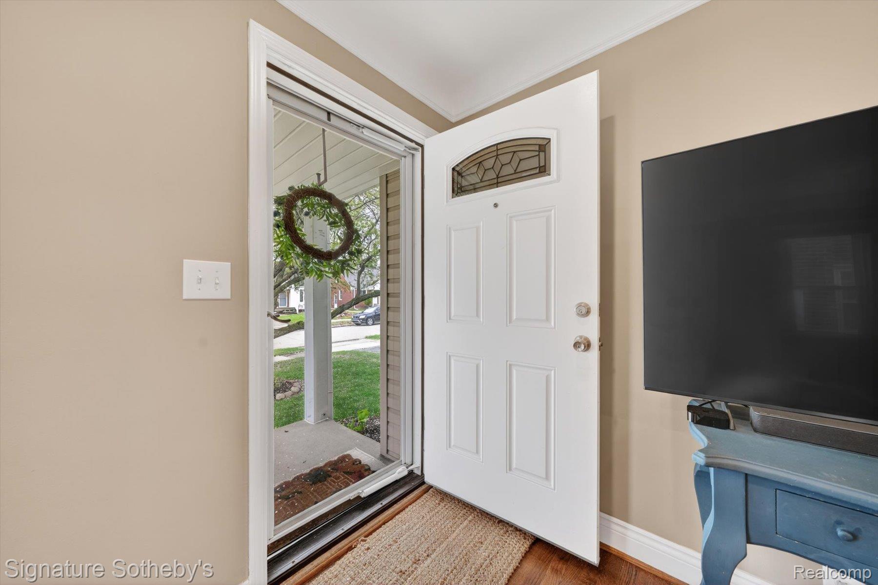3210 N Altadena Avenue