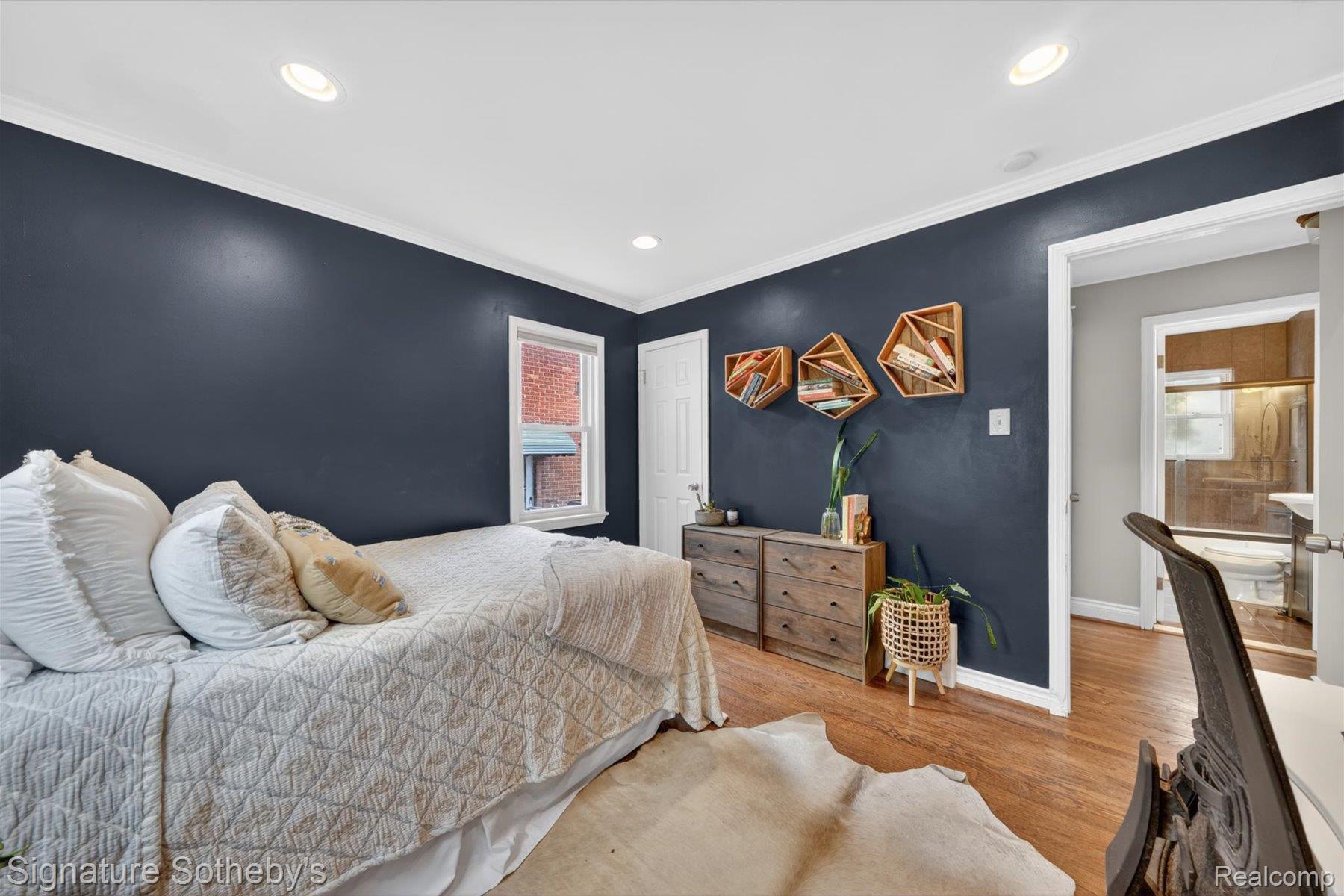 3210 N Altadena Avenue