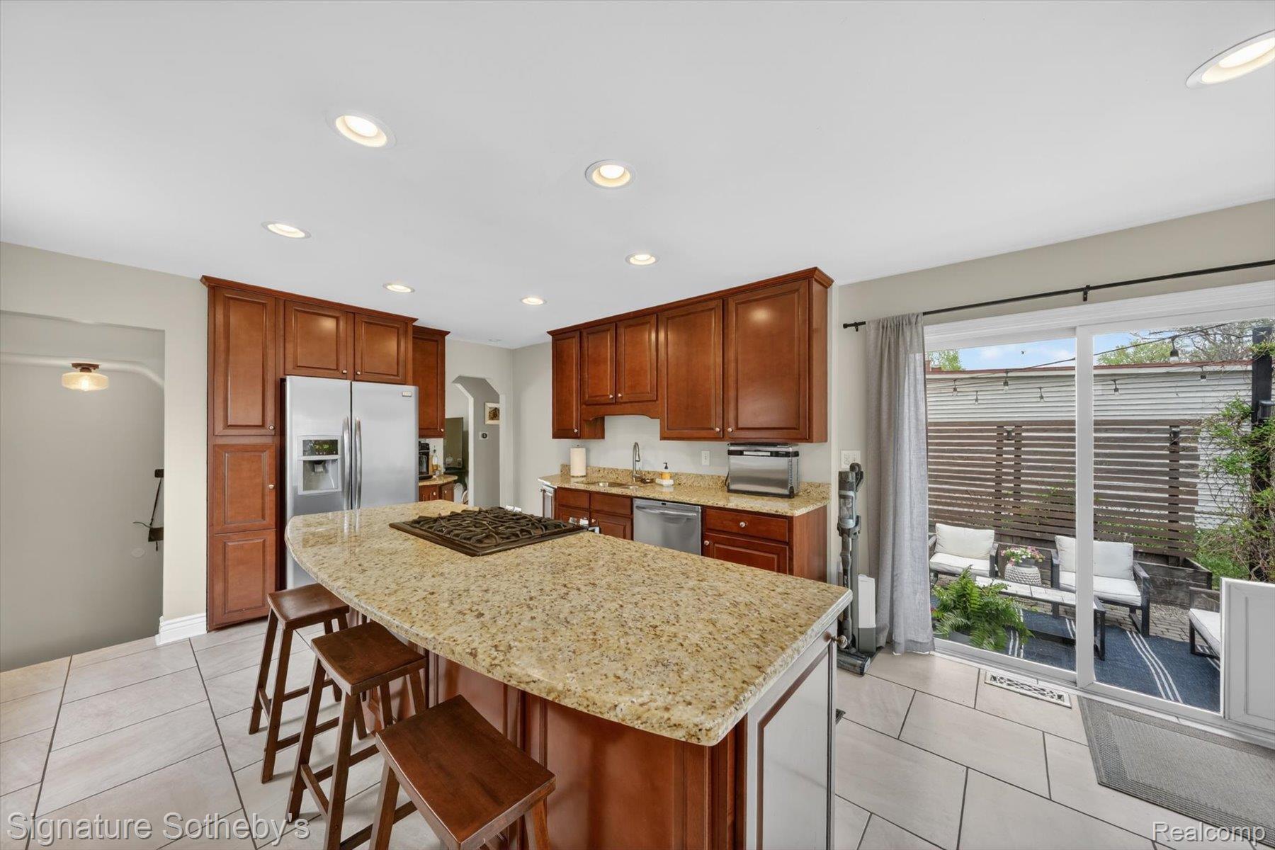 3210 N Altadena Avenue