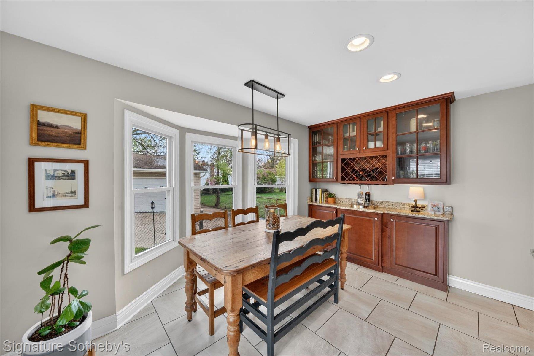 3210 N Altadena Avenue