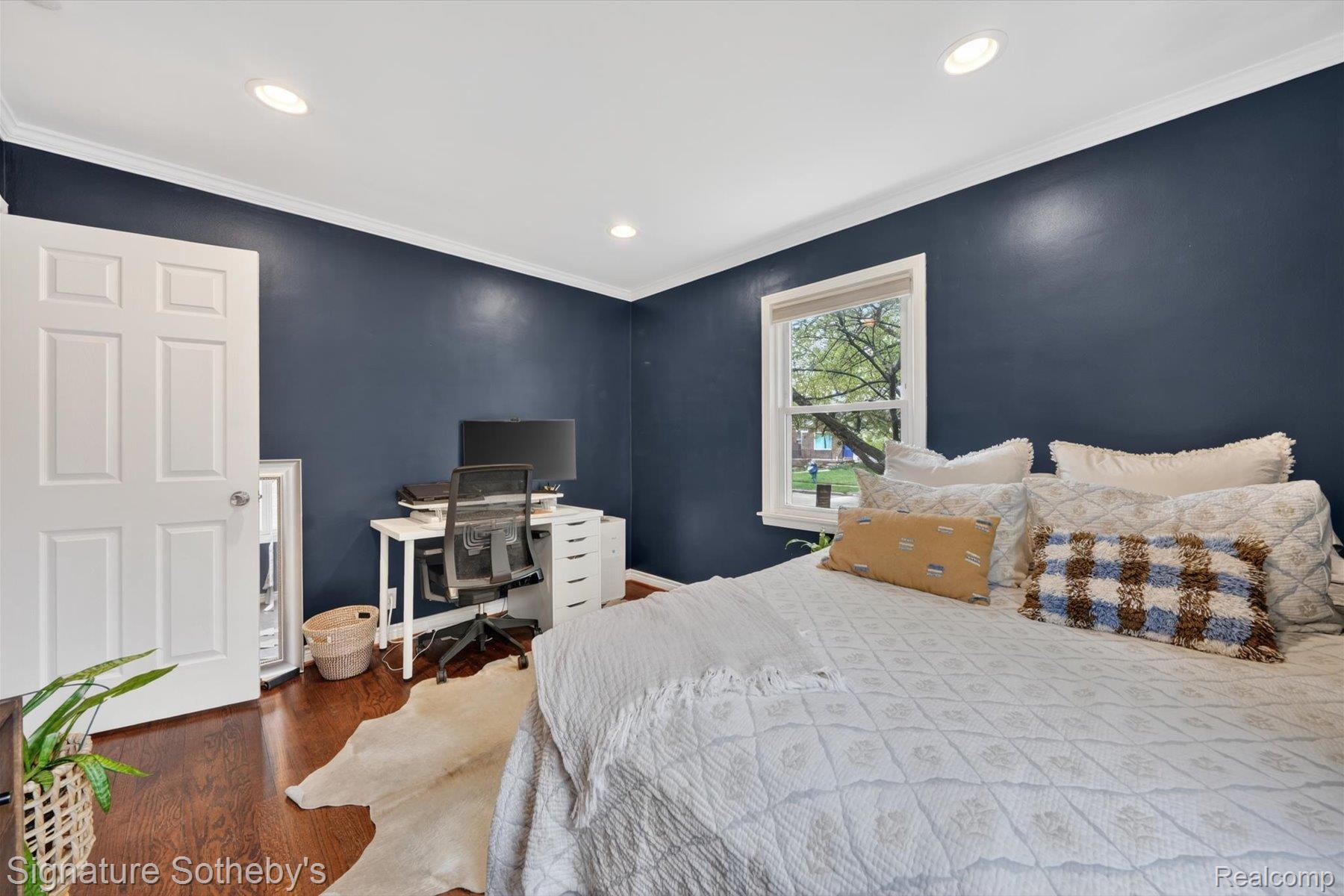 3210 N Altadena Avenue