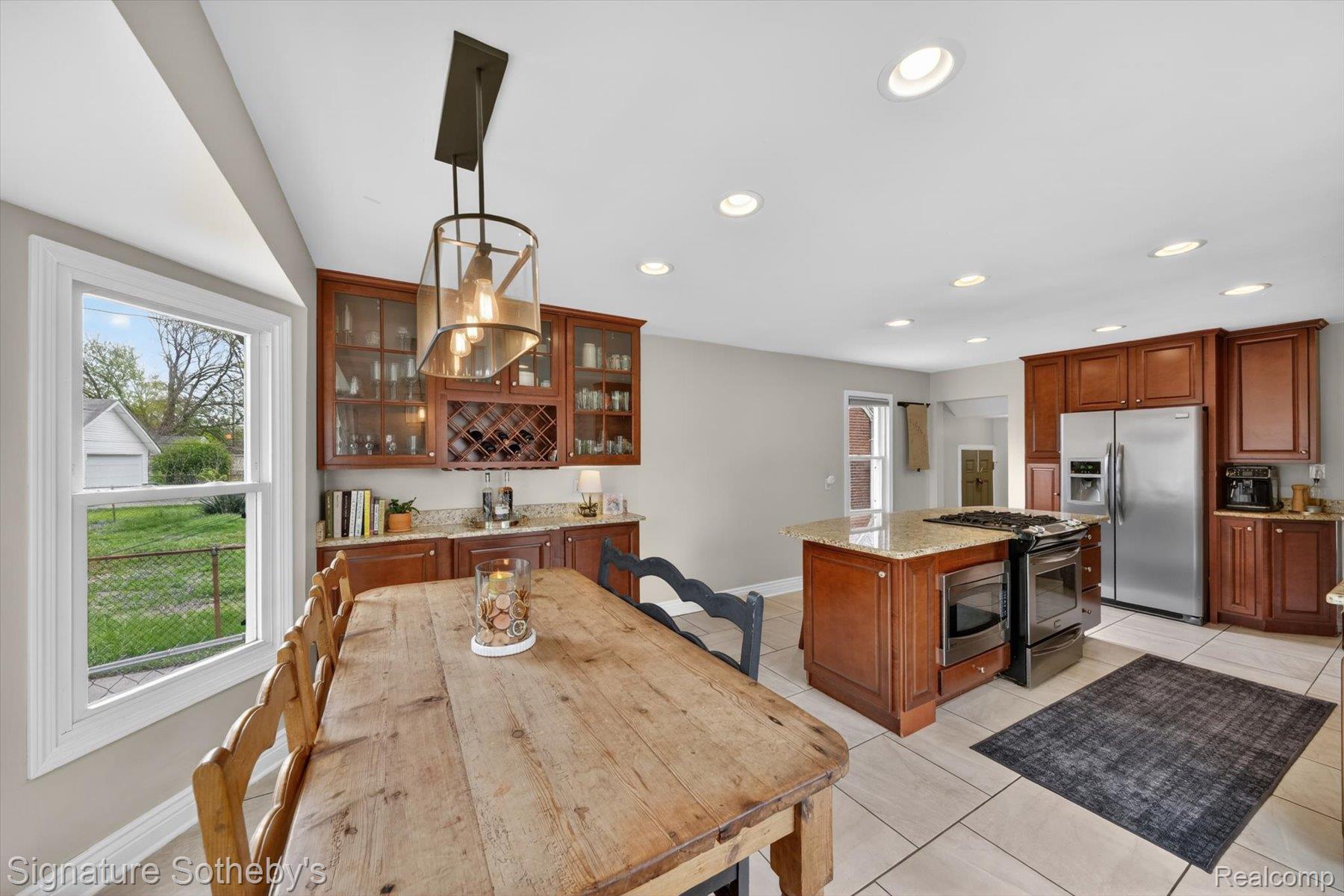 3210 N Altadena Avenue