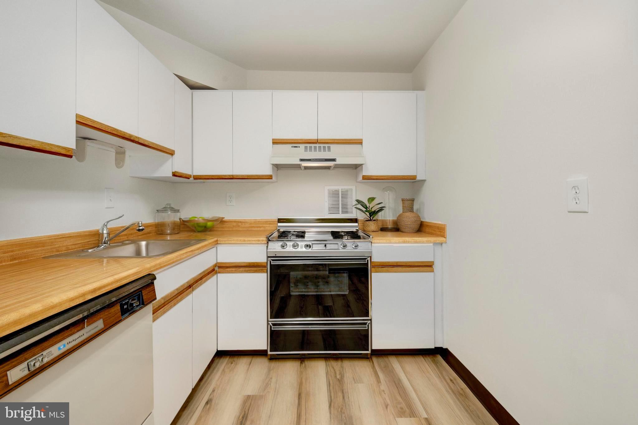2939 van Ness STREET NW Unit: 631