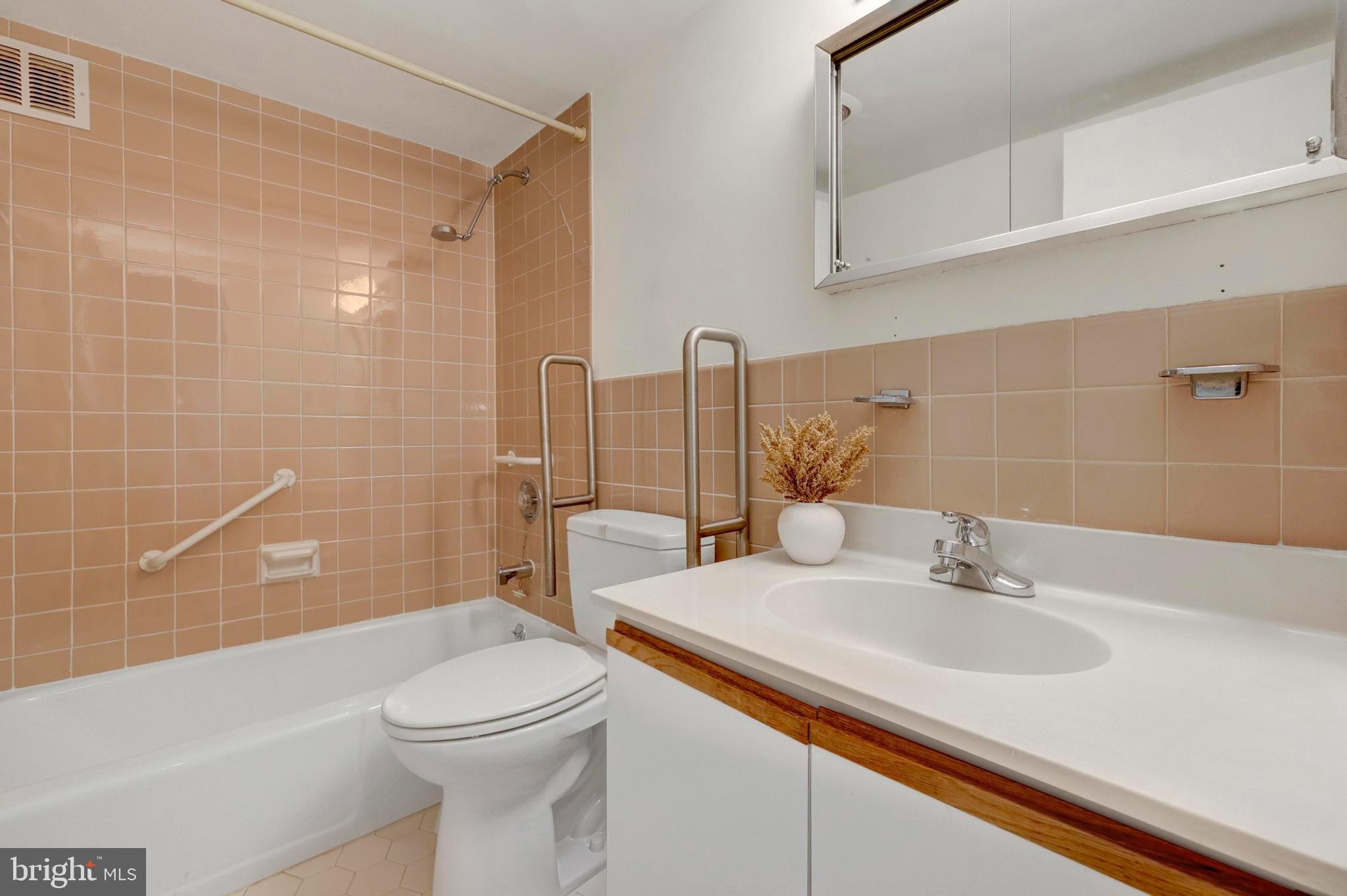 2939 van Ness STREET NW Unit: 631