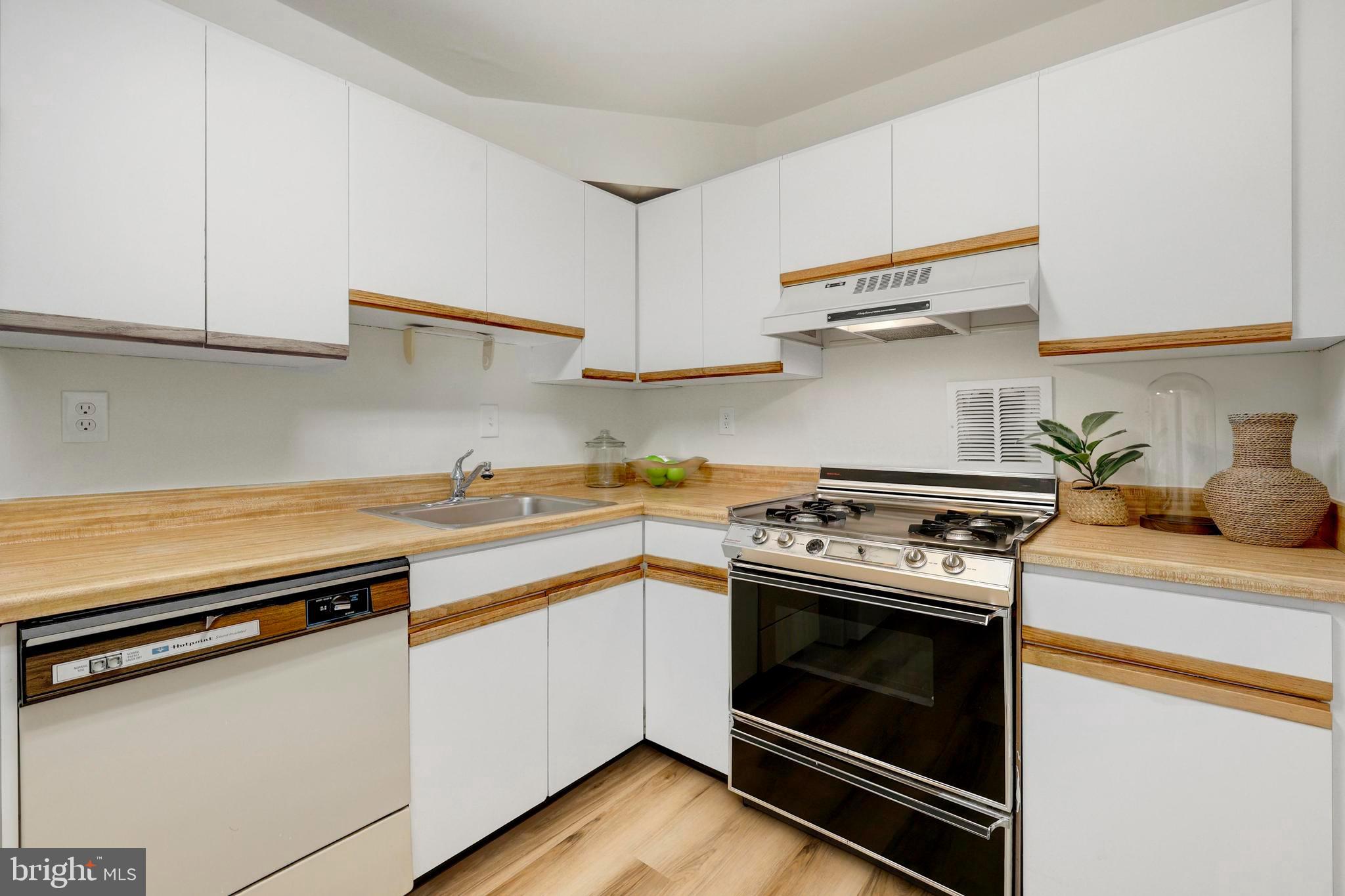 2939 van Ness STREET NW Unit: 631