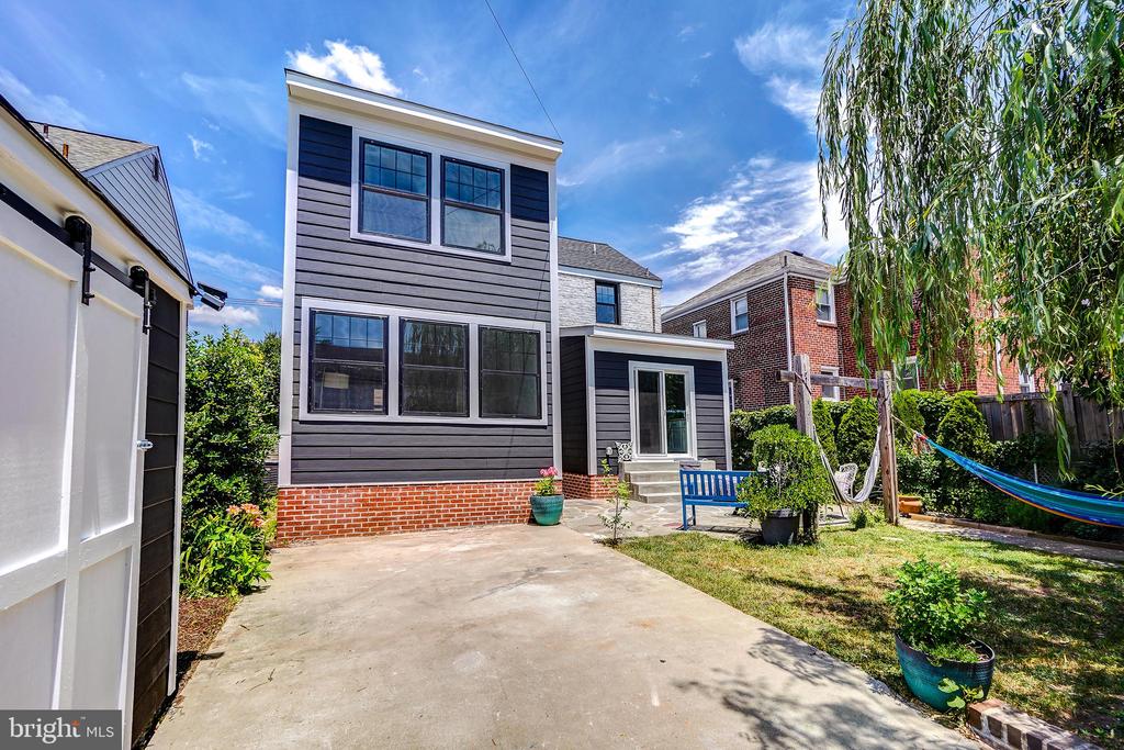 1216 Underwood St NW
